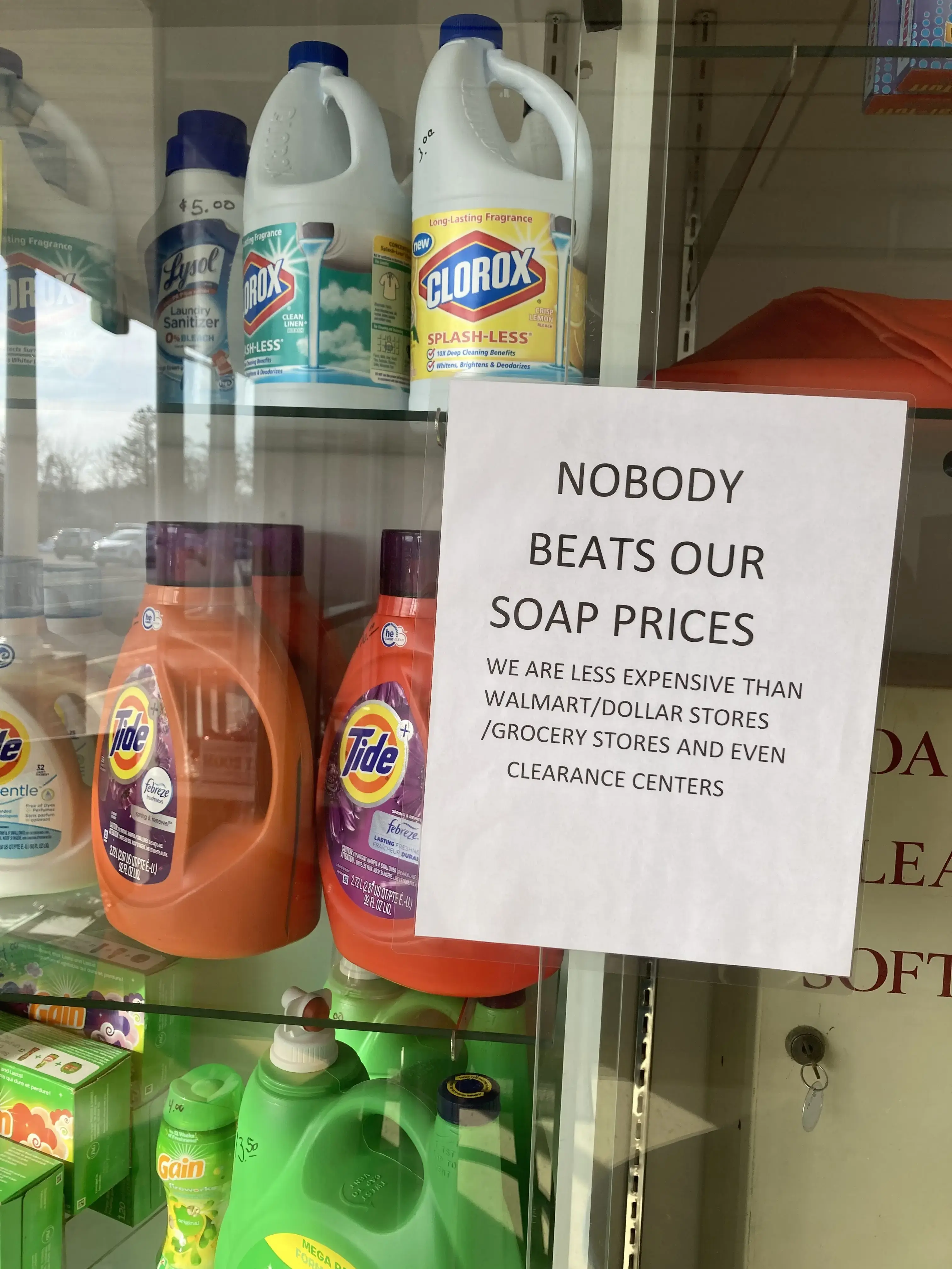 Your Neighborhood Laundromat thumbnail 7