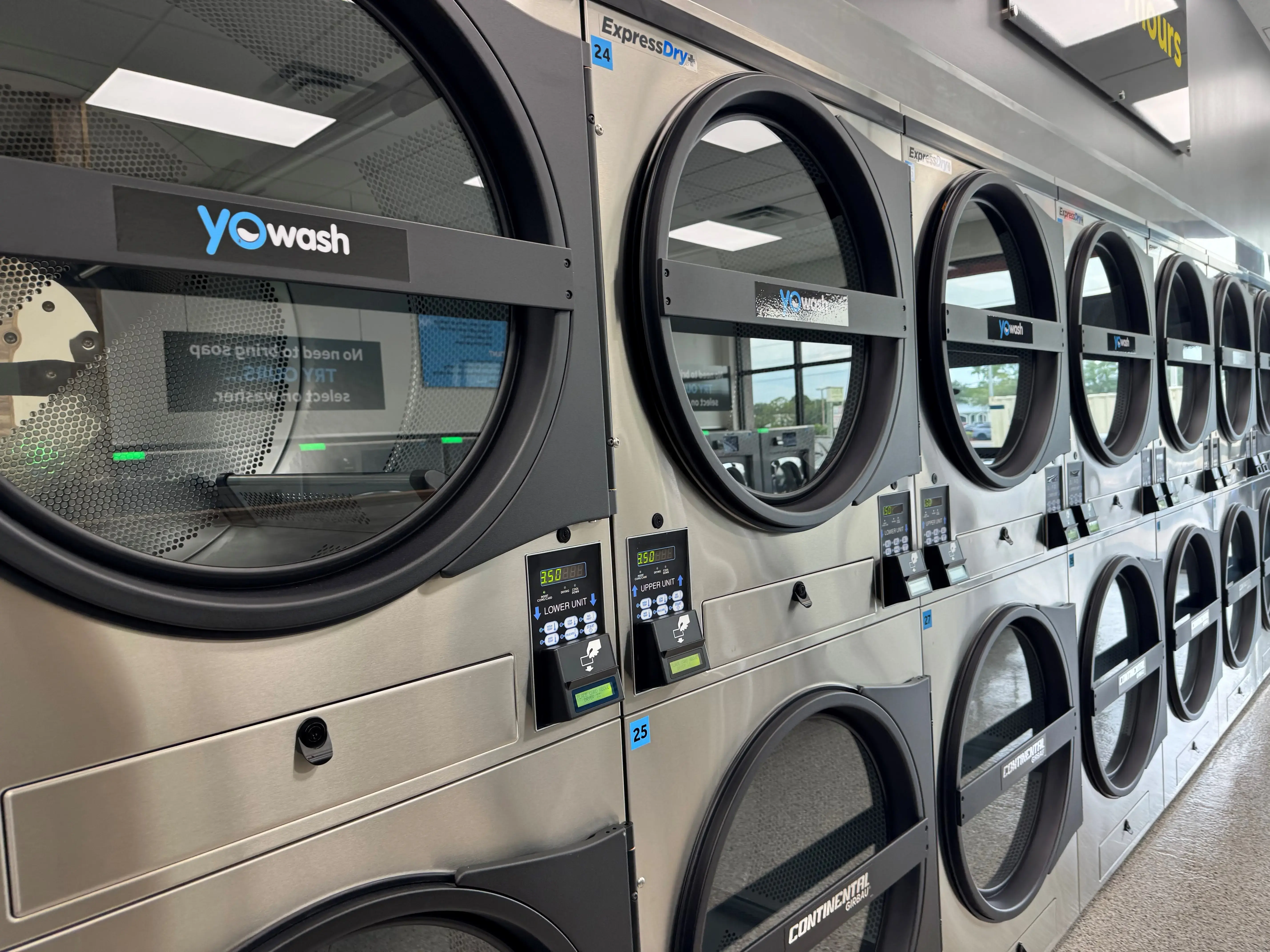 YoWash Express Laundromat 24 hr - Image 4