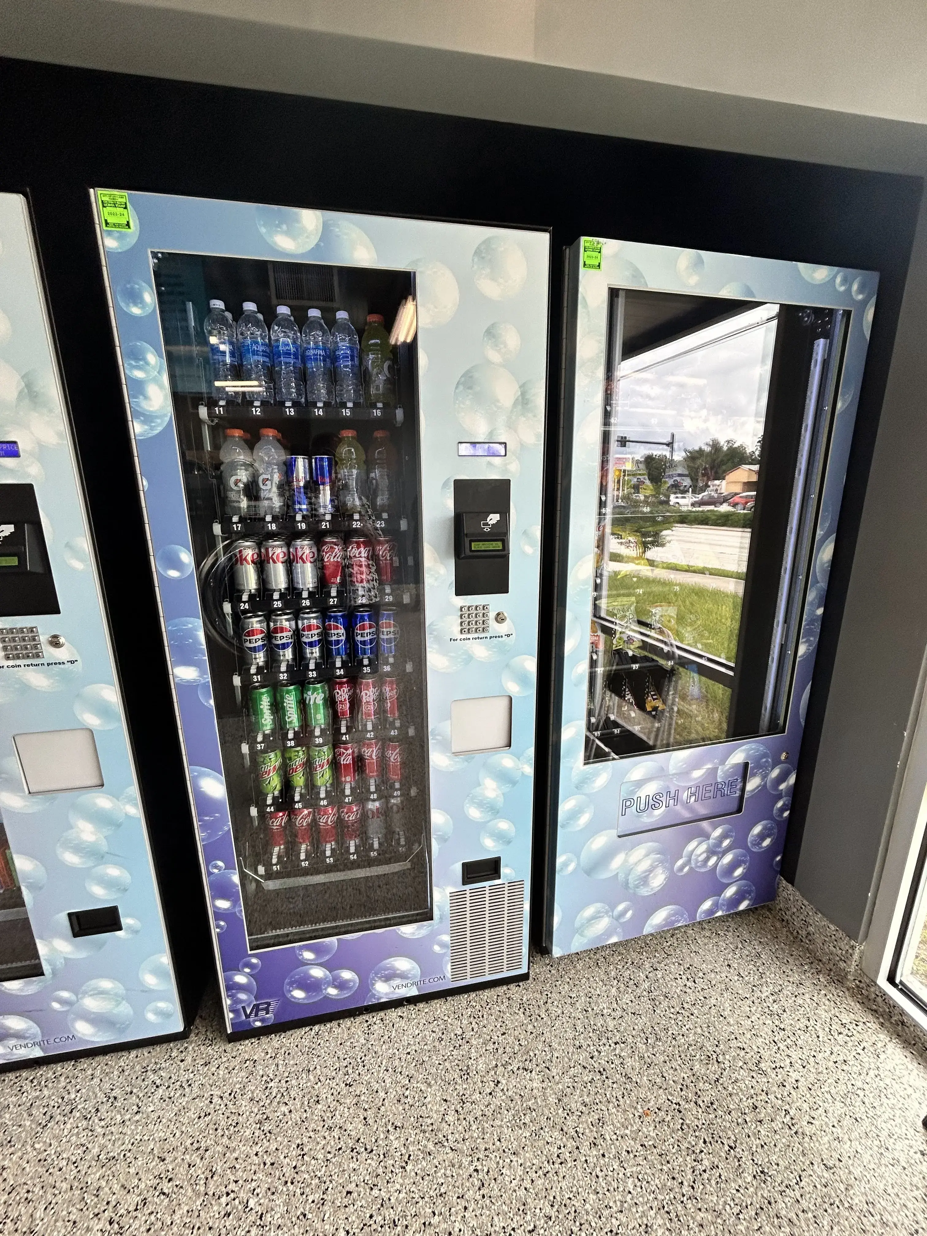 YoWash Laundromat - Image 9