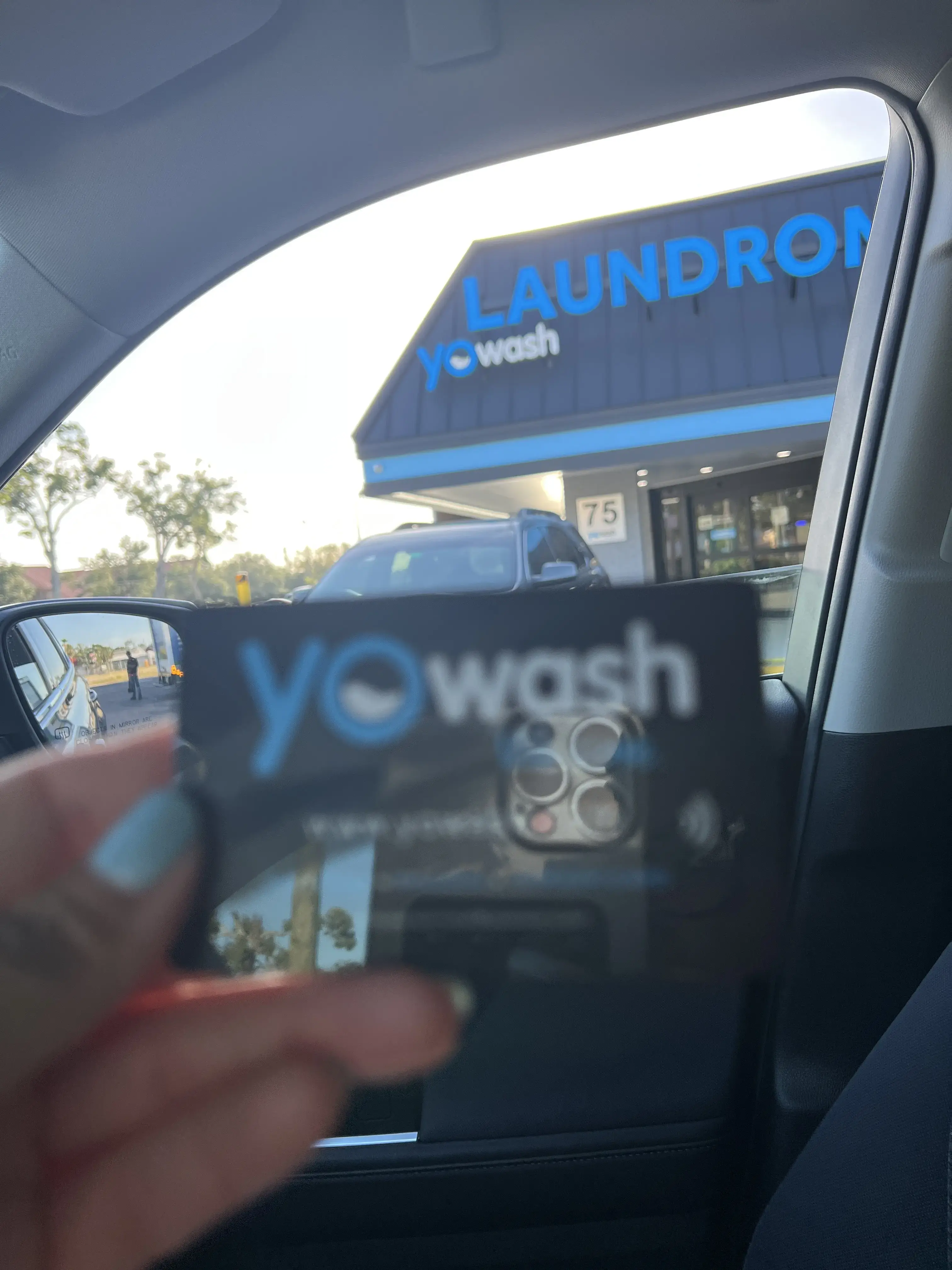 YoWash Laundromat thumbnail 20