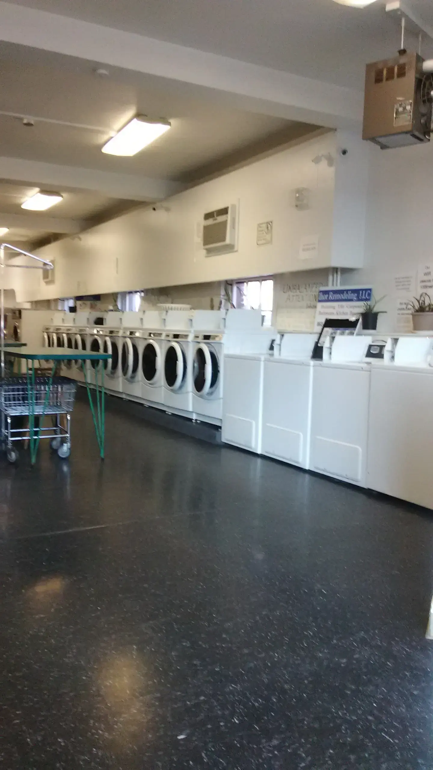 Yul-Nat Laundromat - Image 10