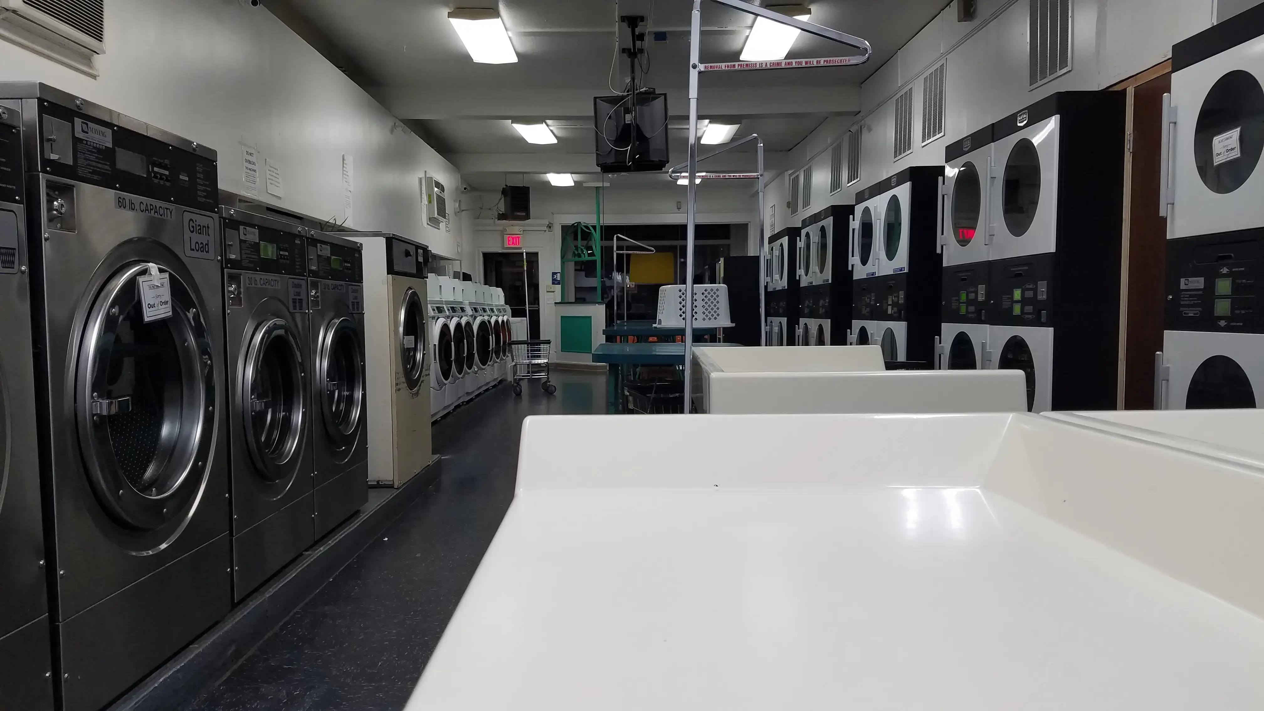 Yul-Nat Laundromat - Image 17