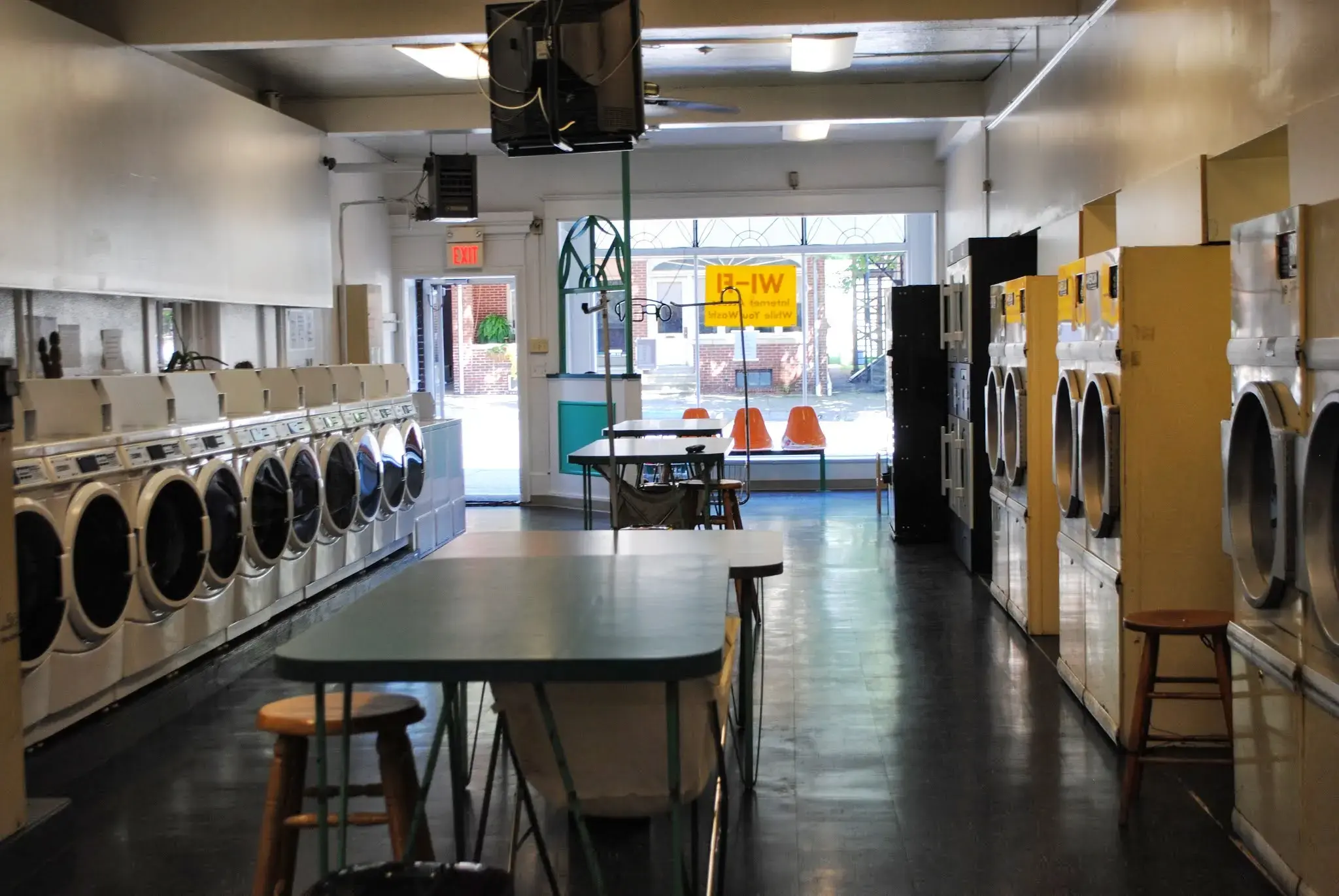 Yul-Nat Laundromat thumbnail 18