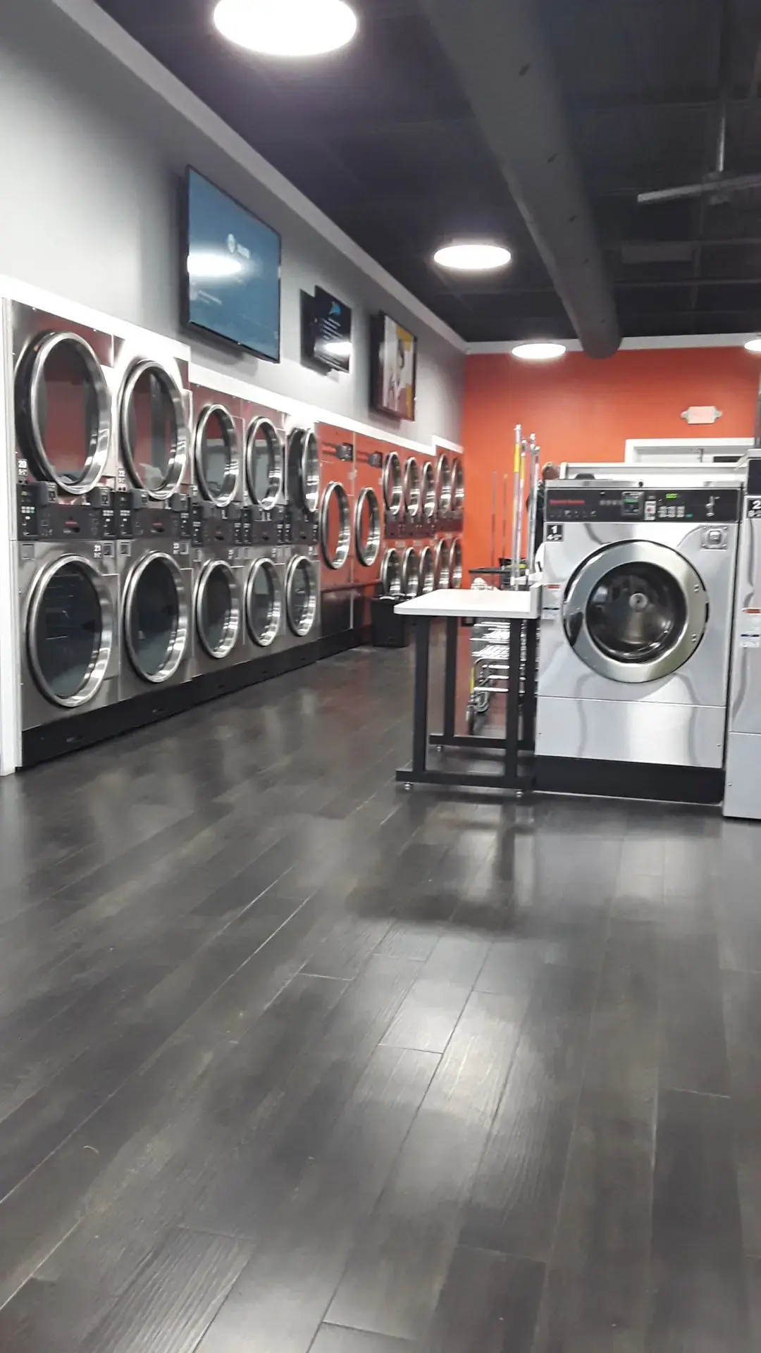 Z Wash Laundromat + Pickup & Delivery thumbnail 13