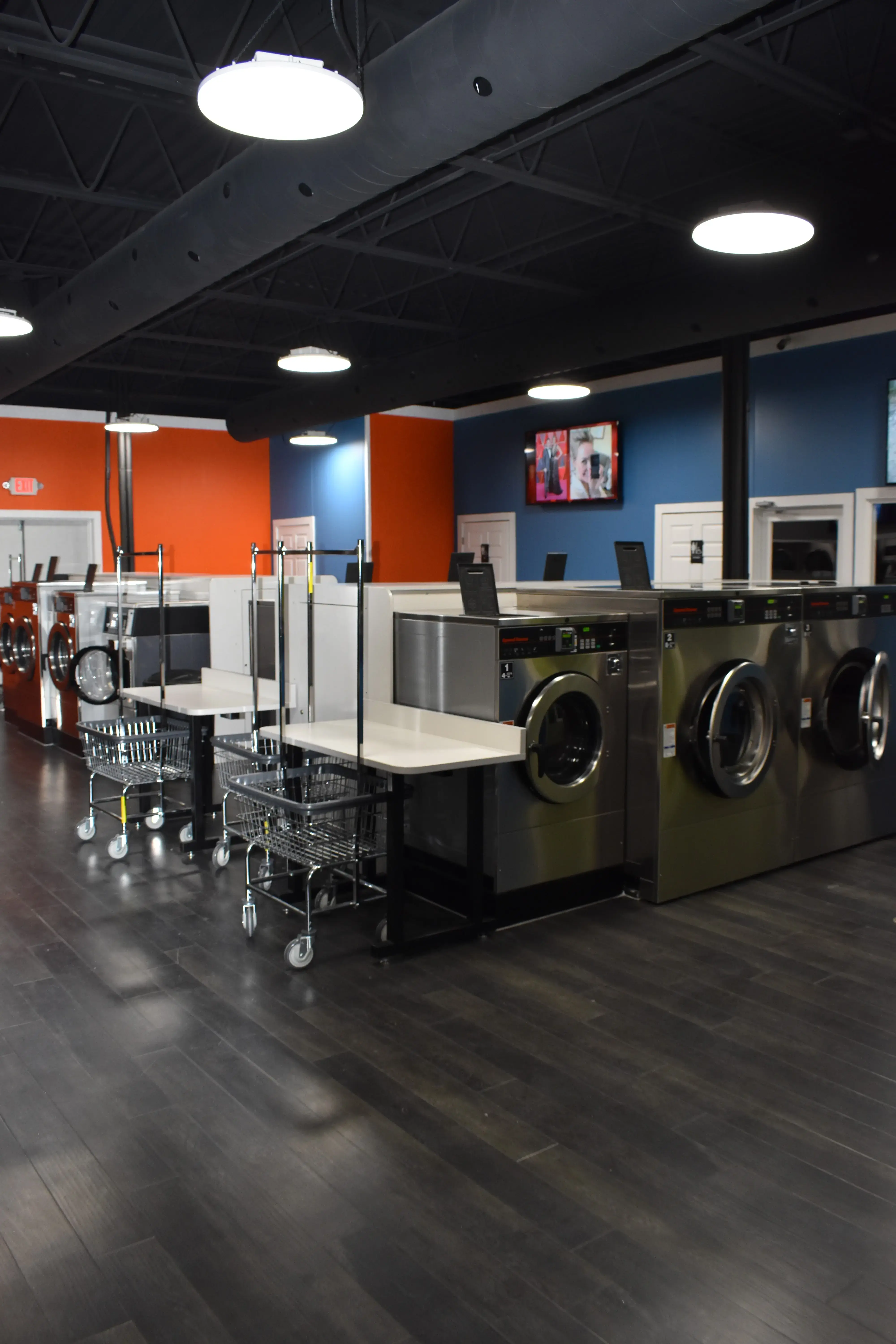 Z Wash Laundromat + Pickup & Delivery thumbnail 17