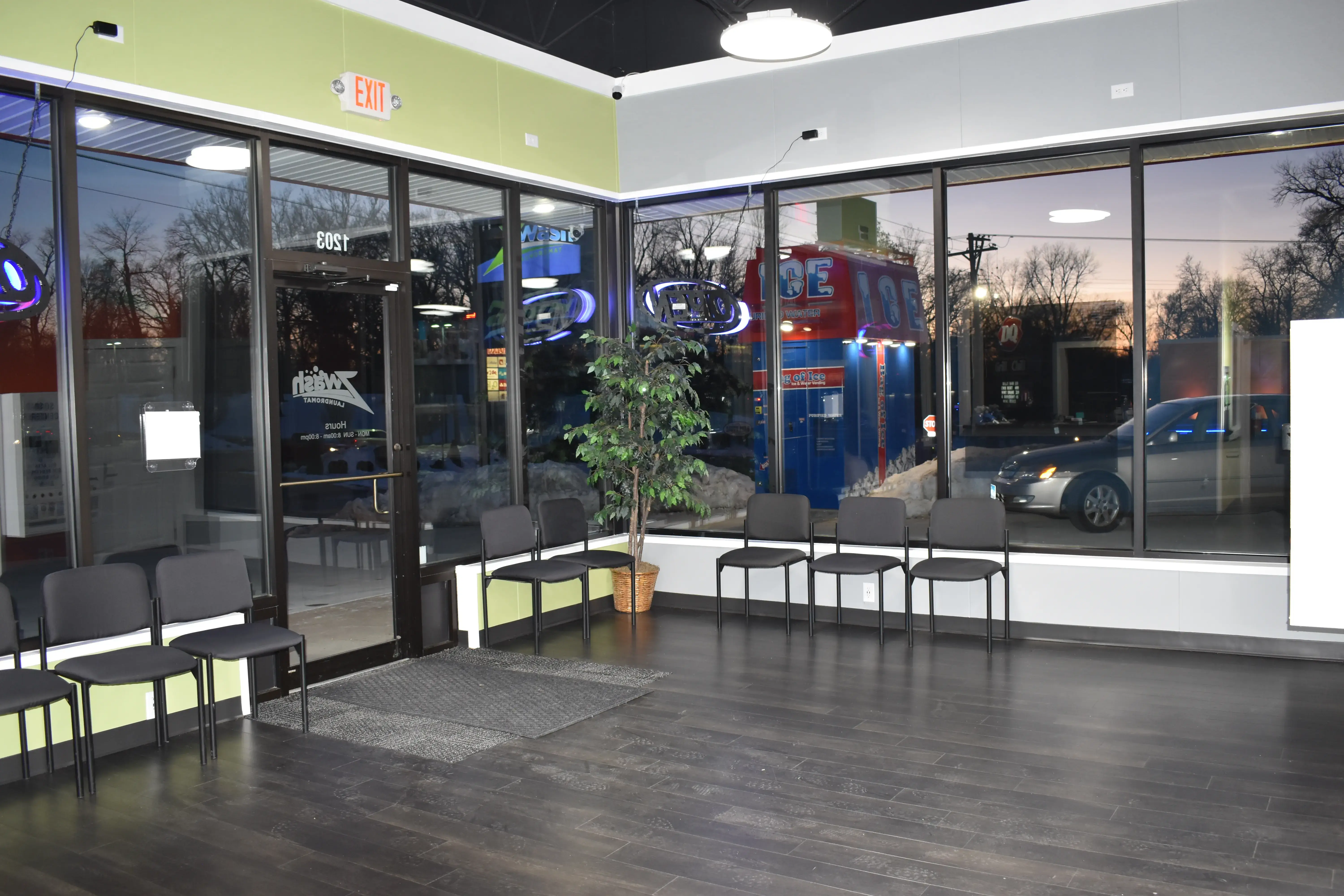 Z Wash Laundromat + Pickup & Delivery thumbnail 9