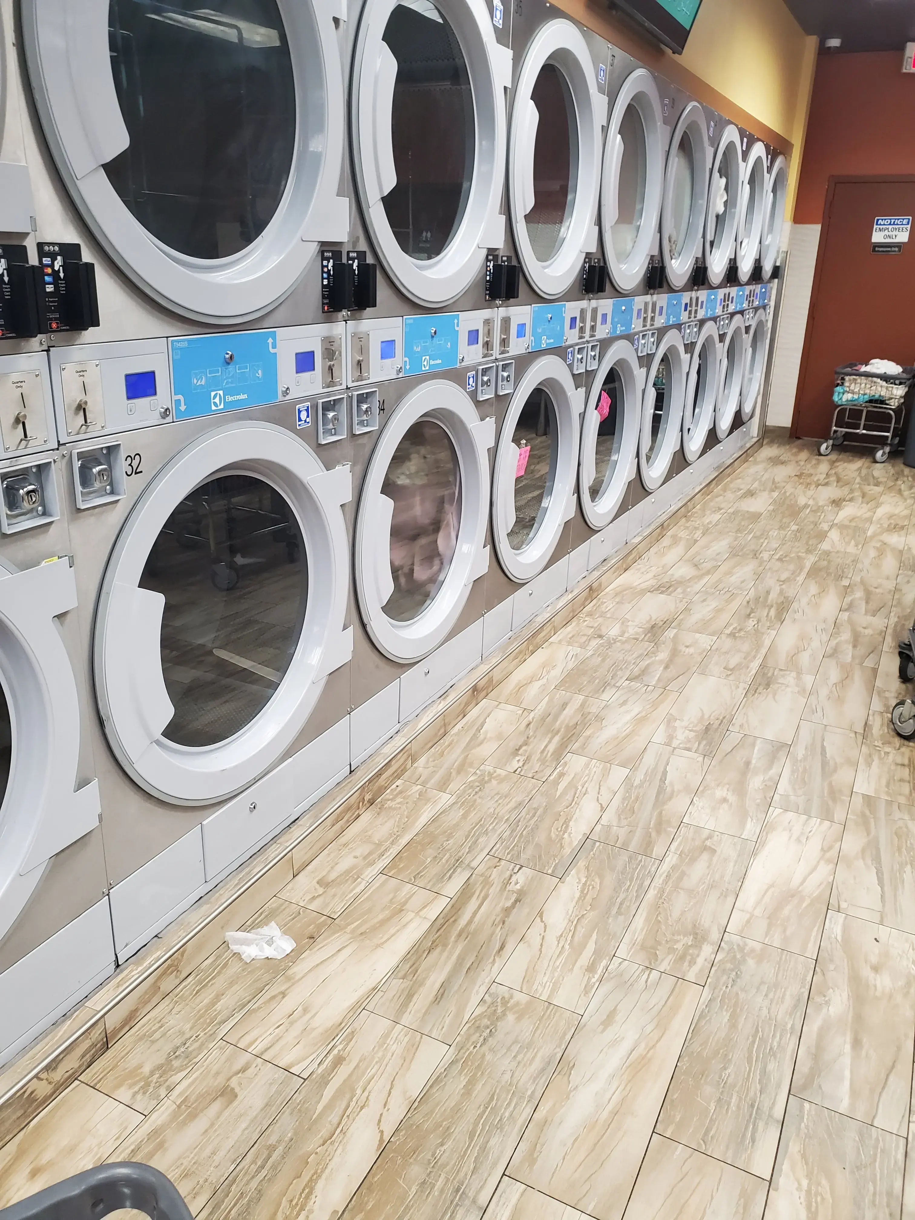 Zap Laundromat thumbnail 18