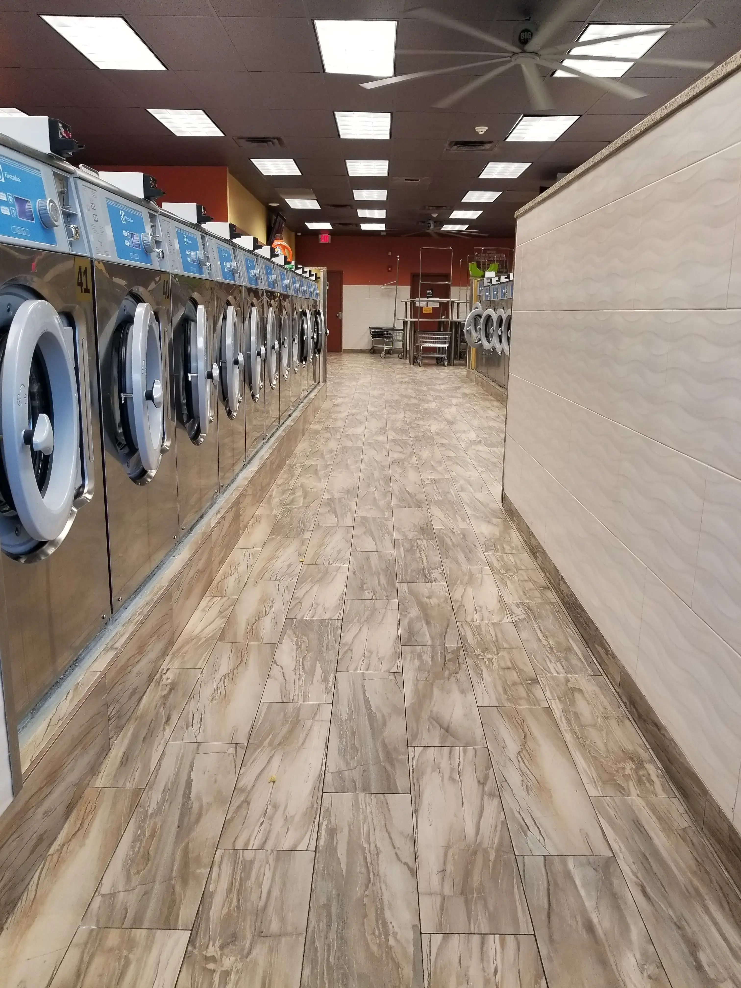 Zap Laundromat - Image 19