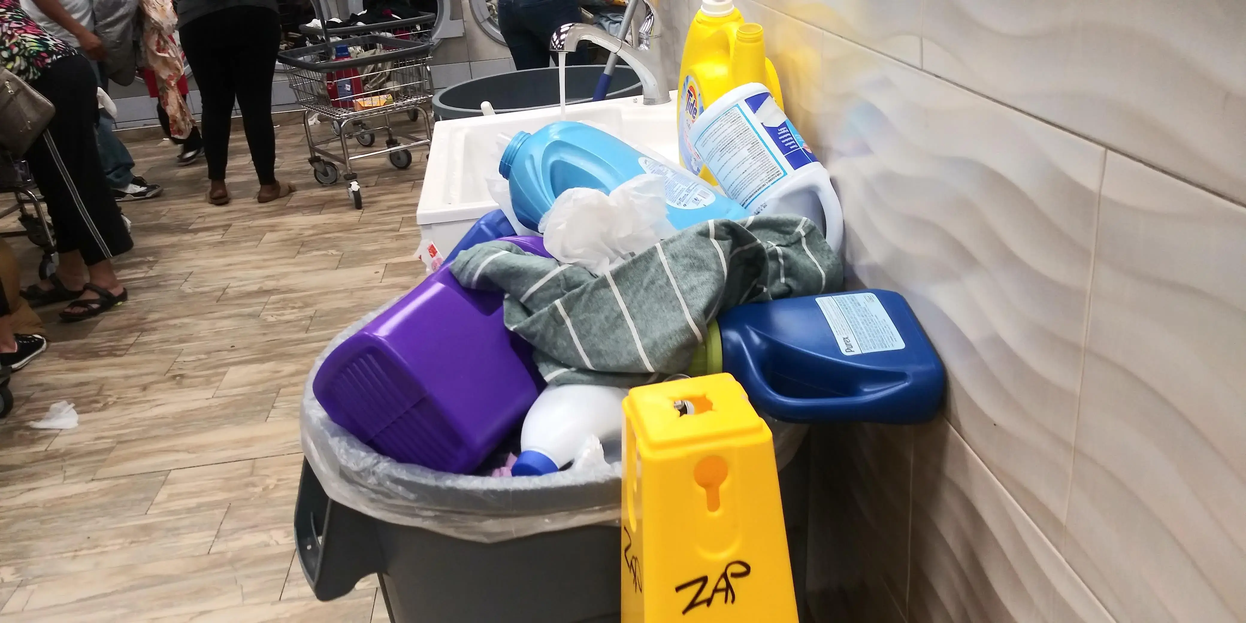 Zap Laundromat - Image 10