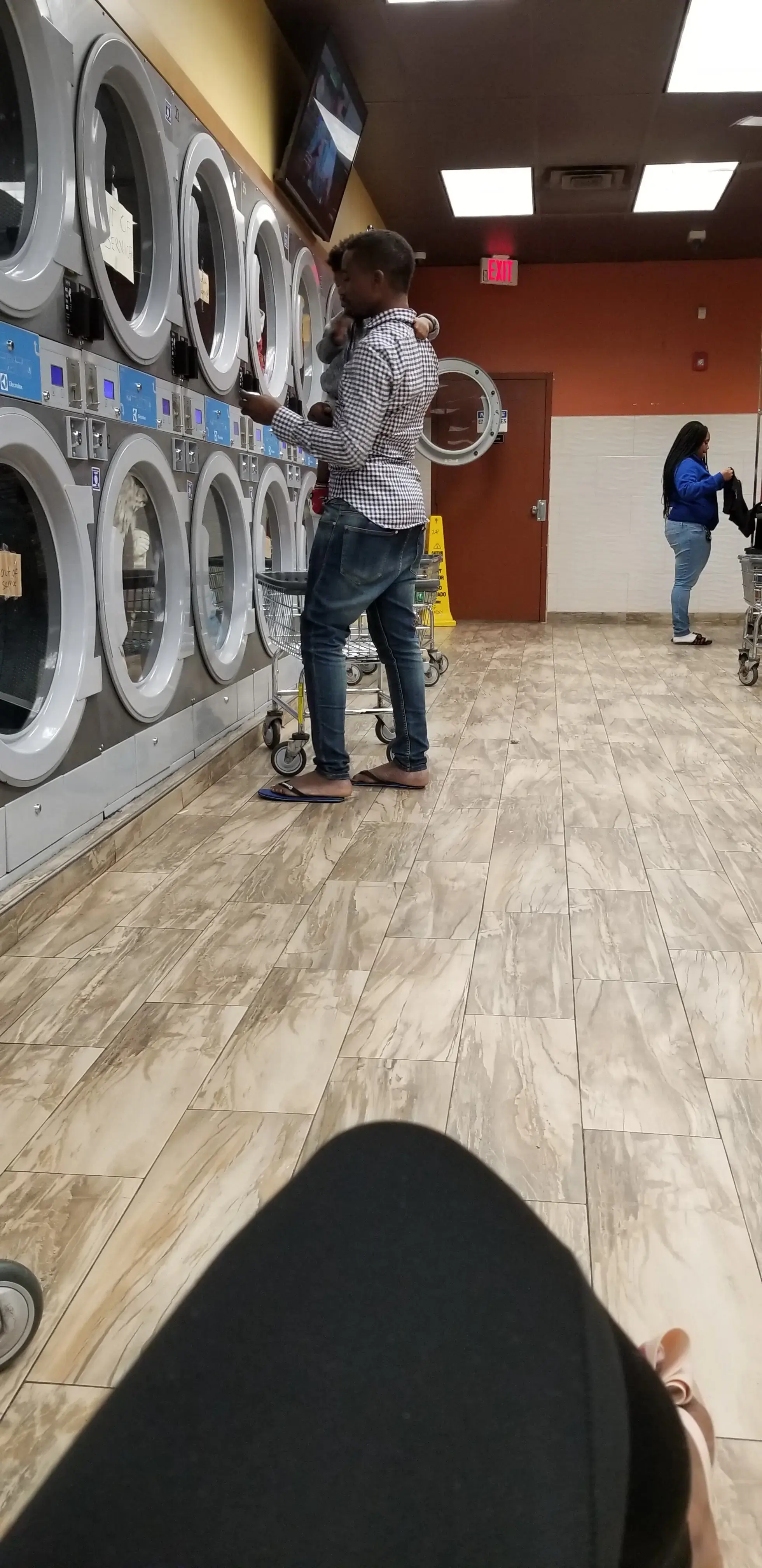 Zap Laundromat - Image 16