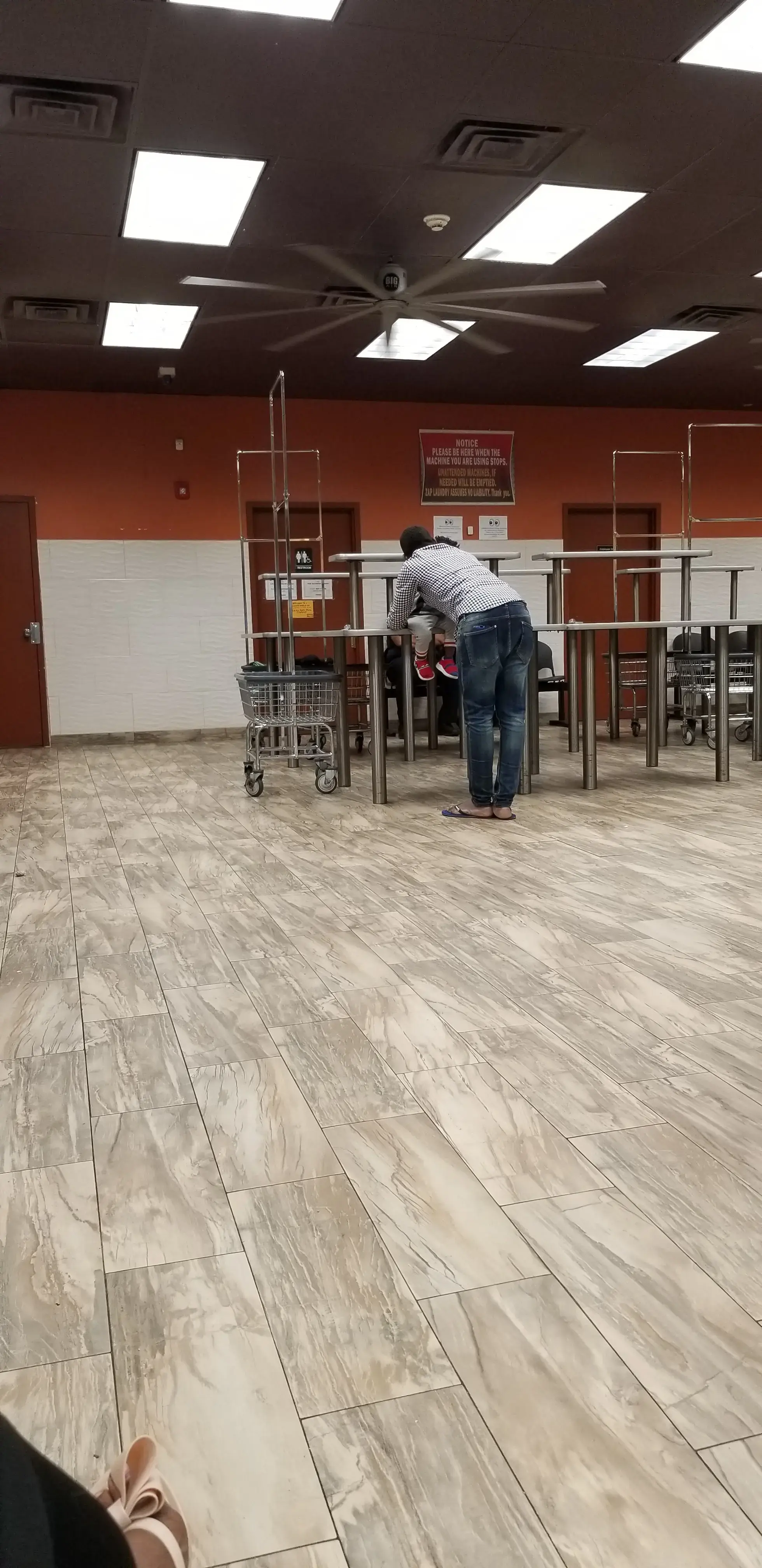 Zap Laundromat - Image 12