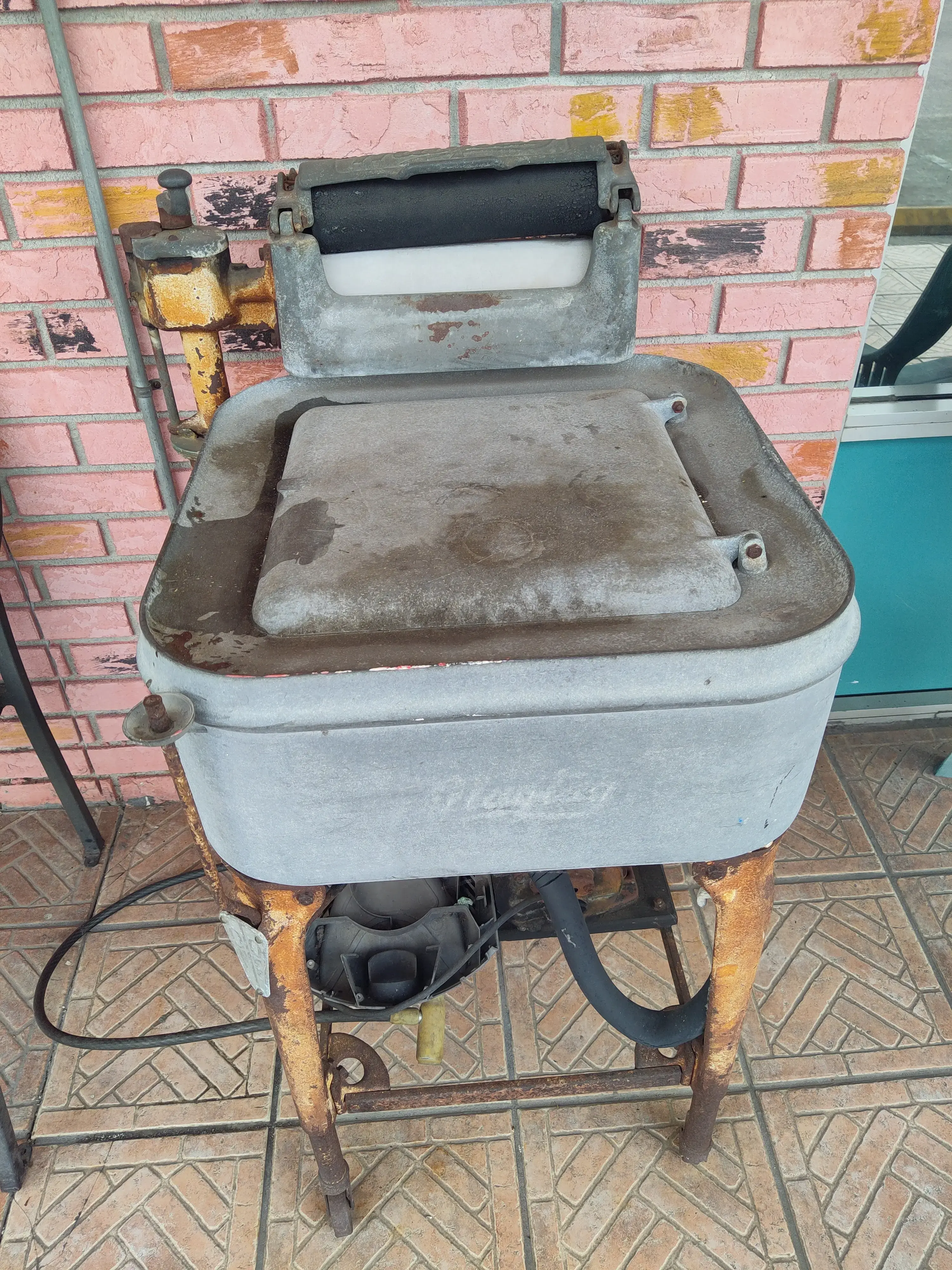 Zephyrhills Laundromat - Image 18