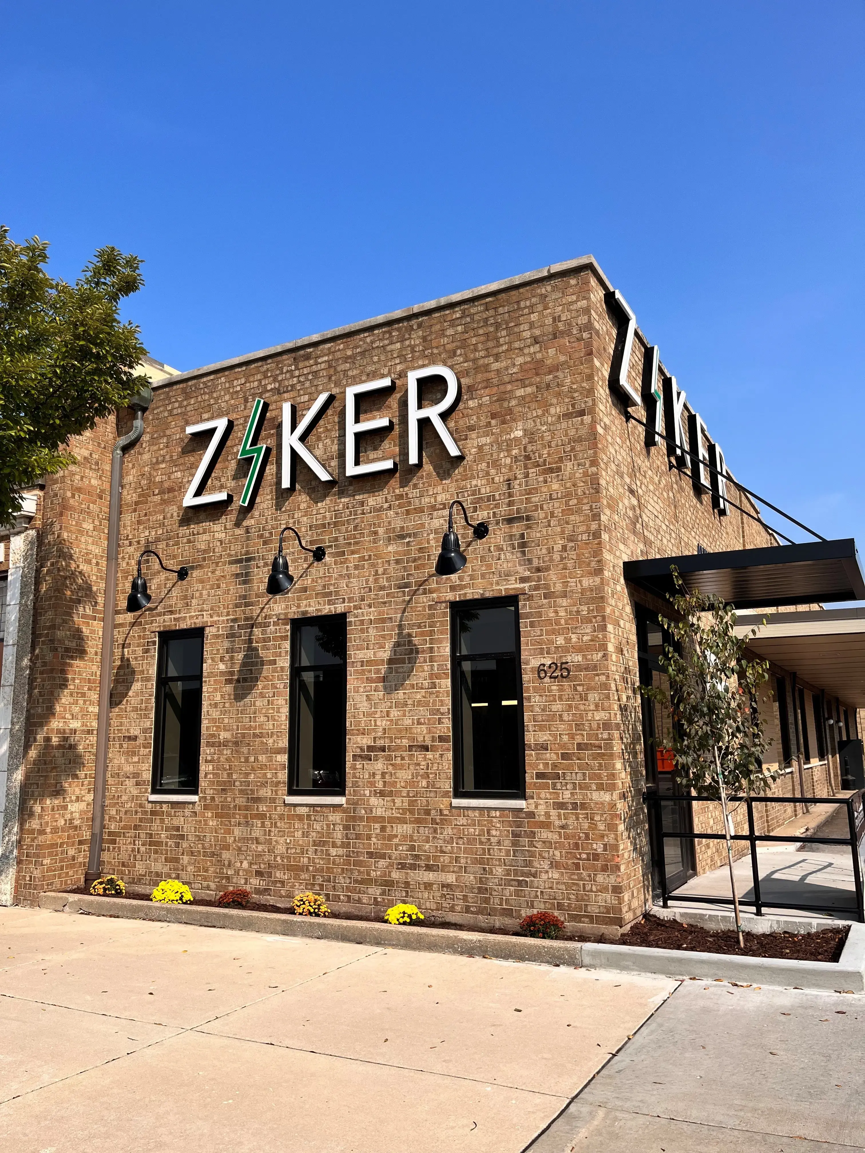 Ziker Cleaners - Image 13