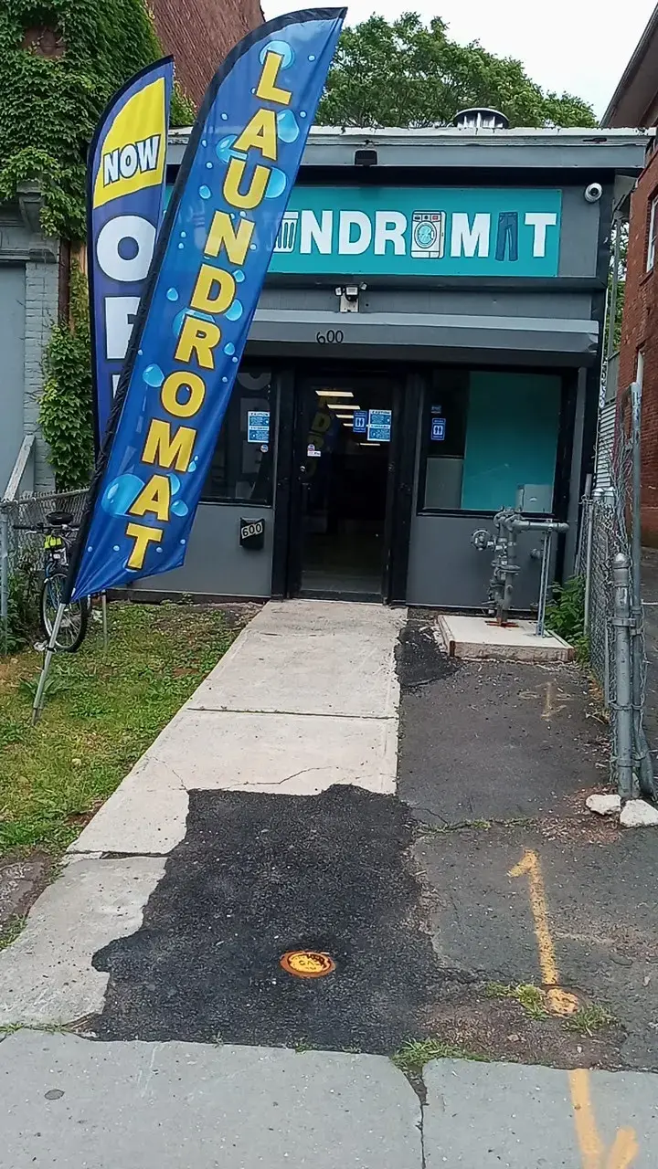 Zion Laundromat - Image 3