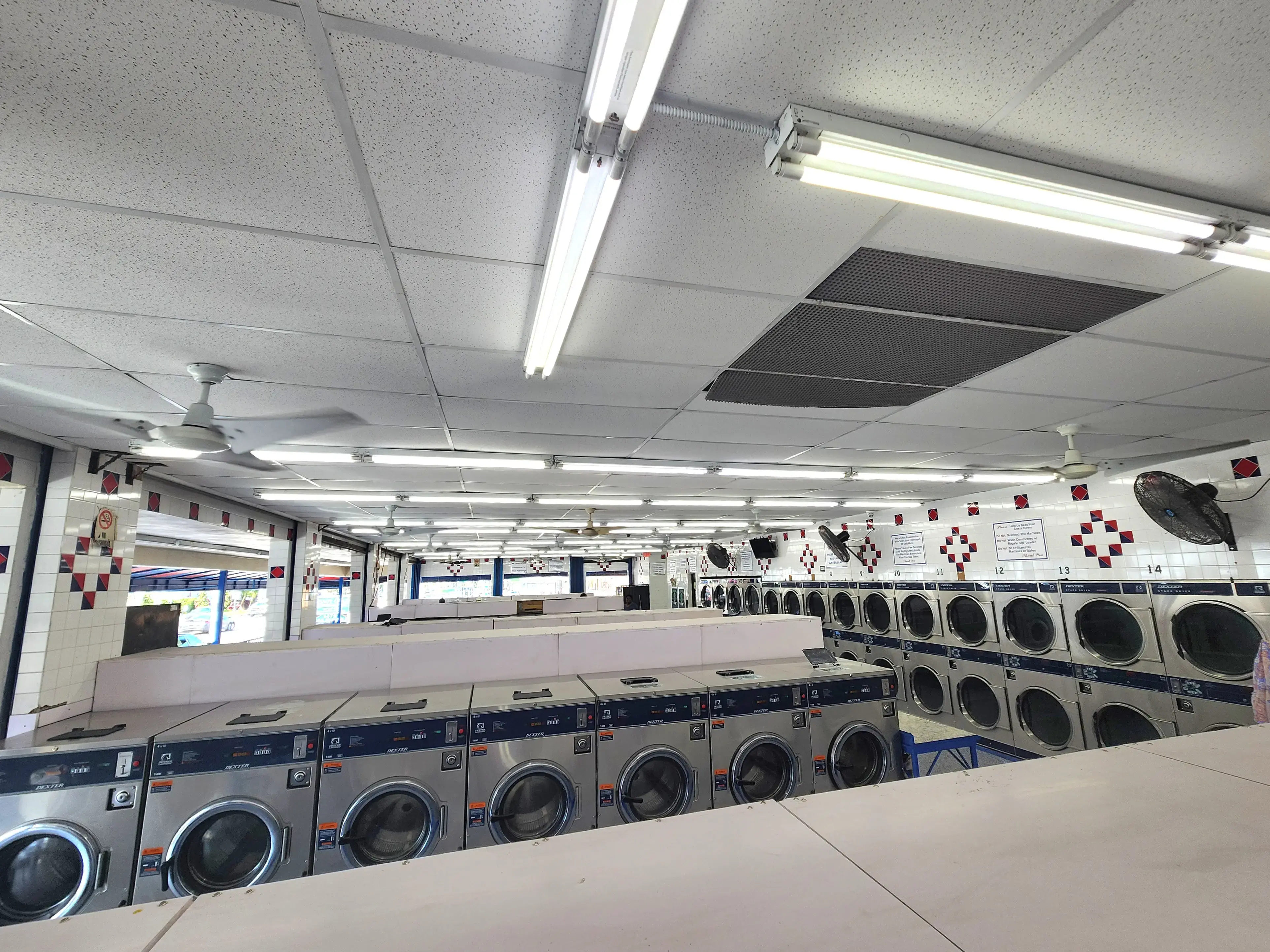 Zippy Coin Laundry thumbnail 4