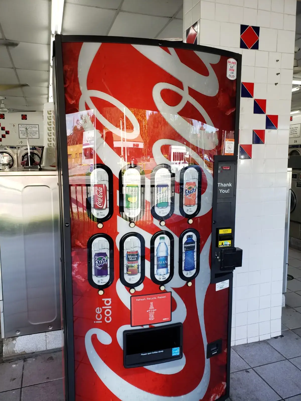 Zippy Coin Laundry - Image 9