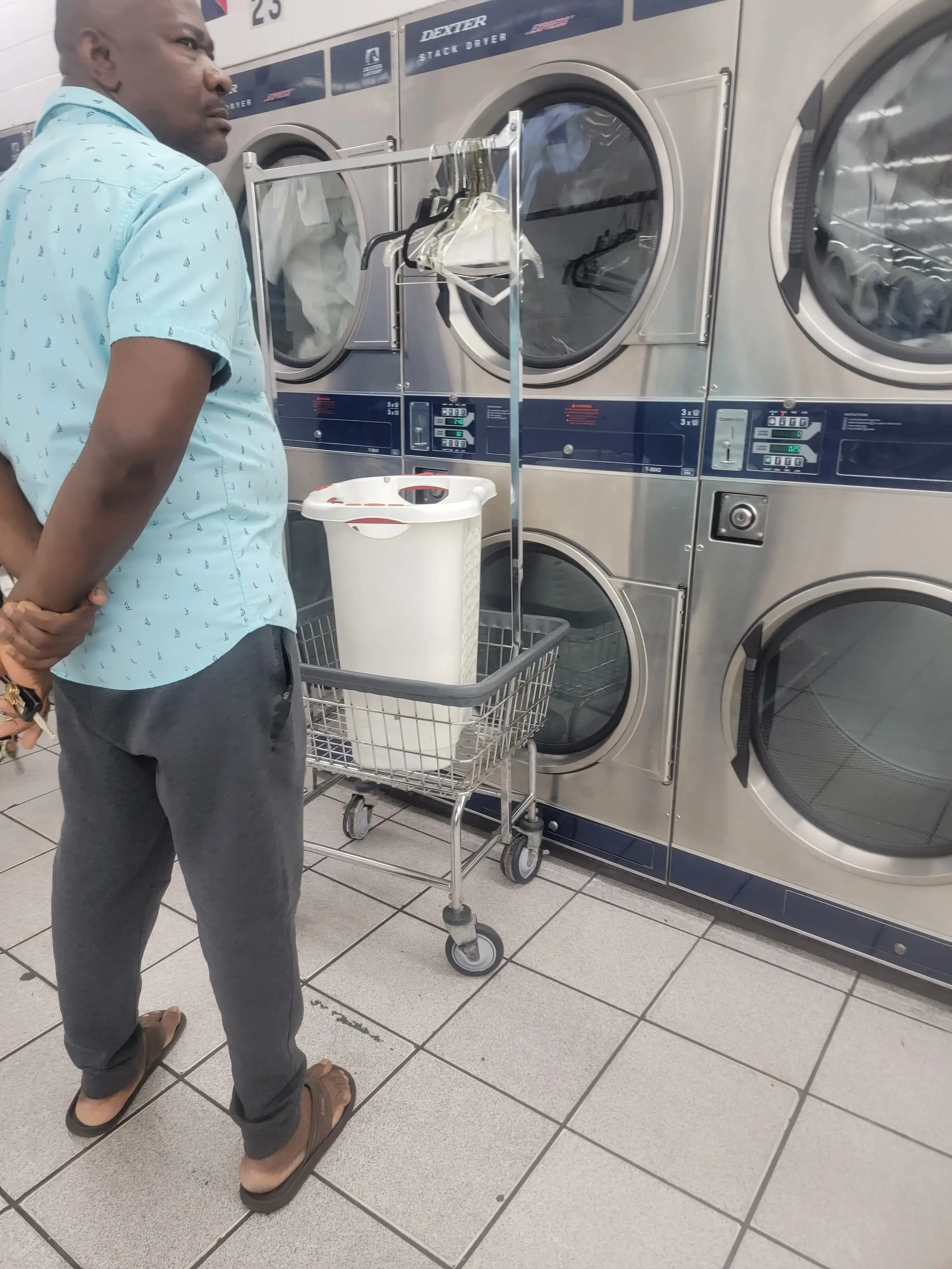 Zippy Coin Laundry - Image 18