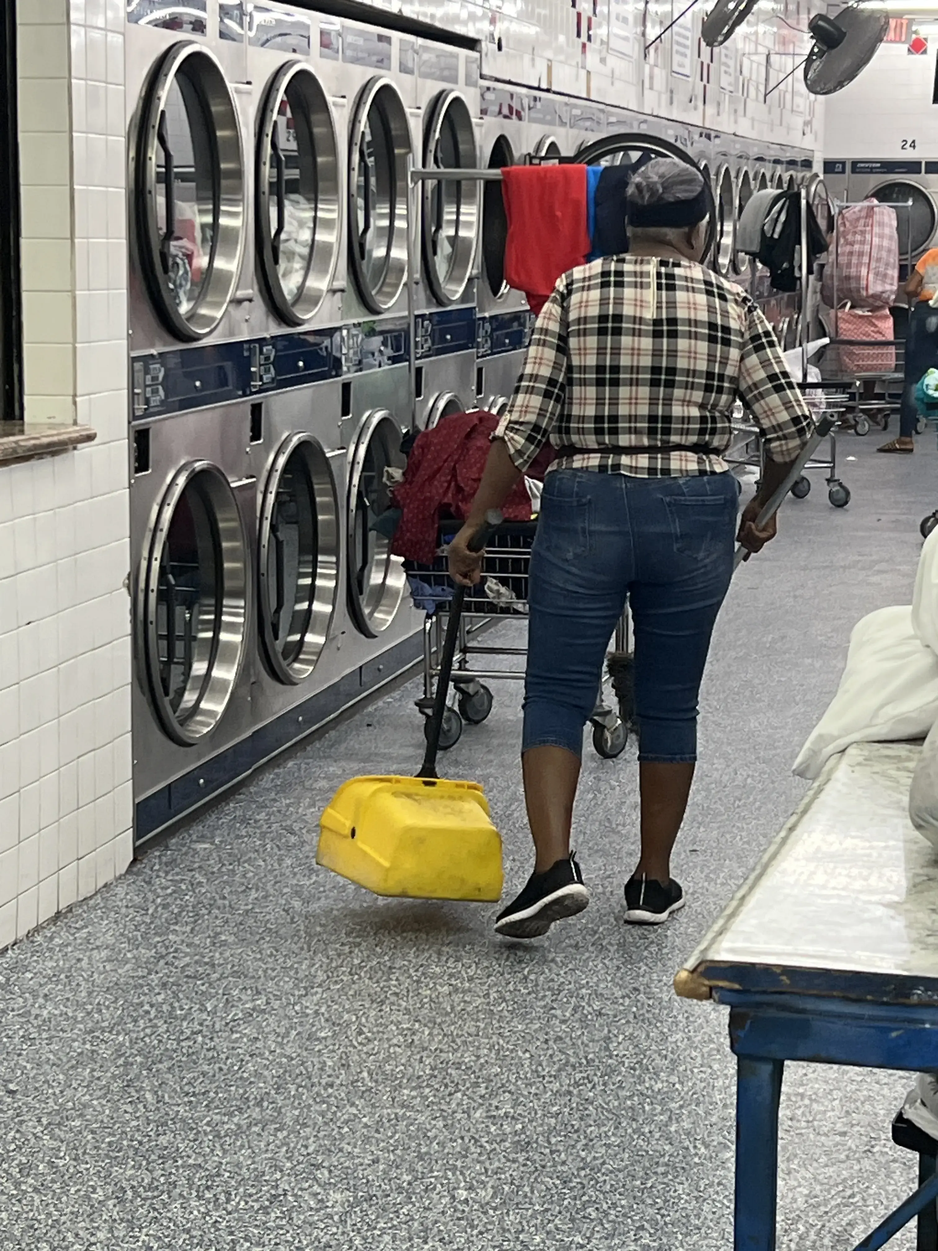 Zippy Coin Laundry thumbnail 17