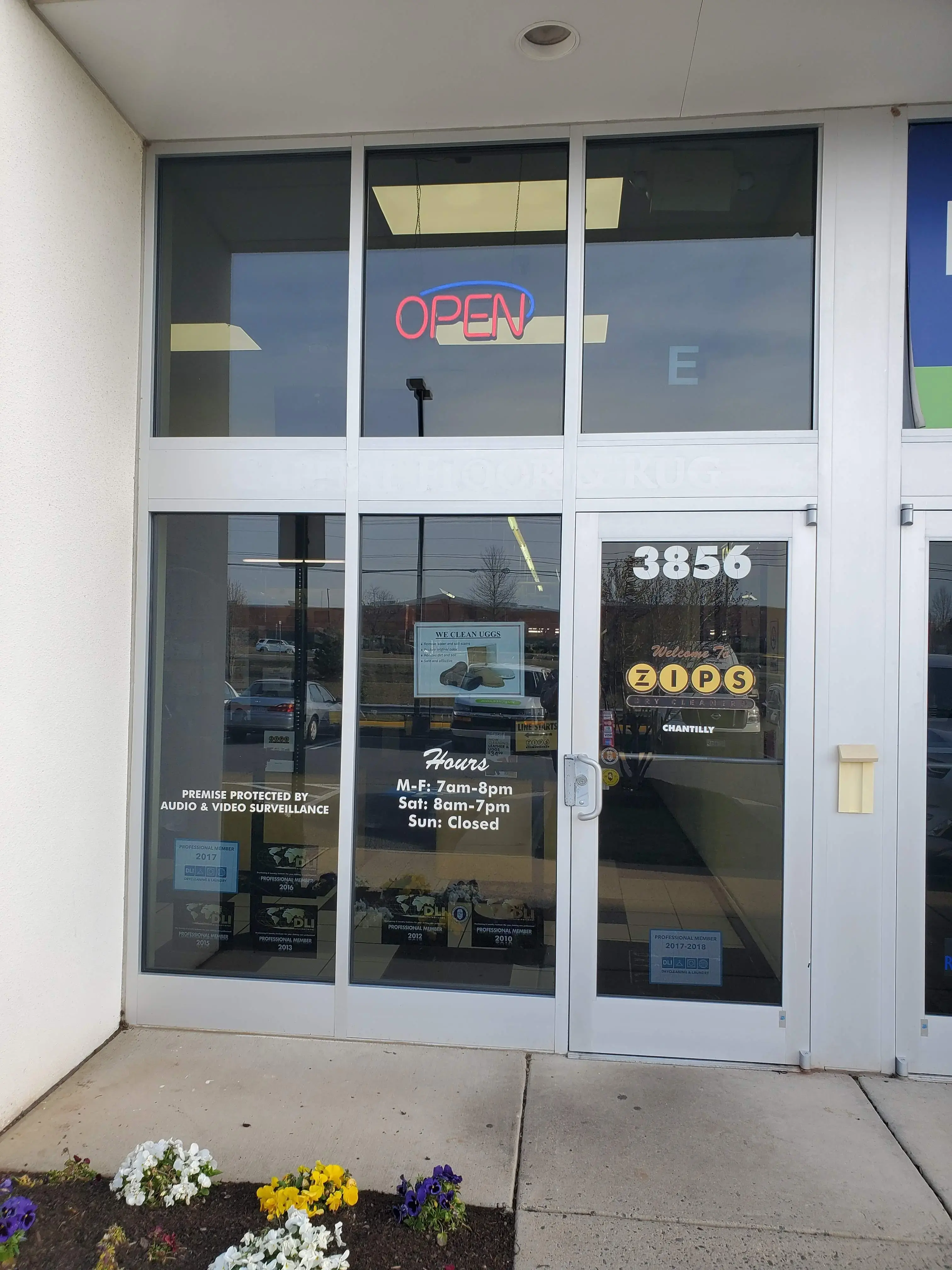 ZIPS Cleaners - Image 12