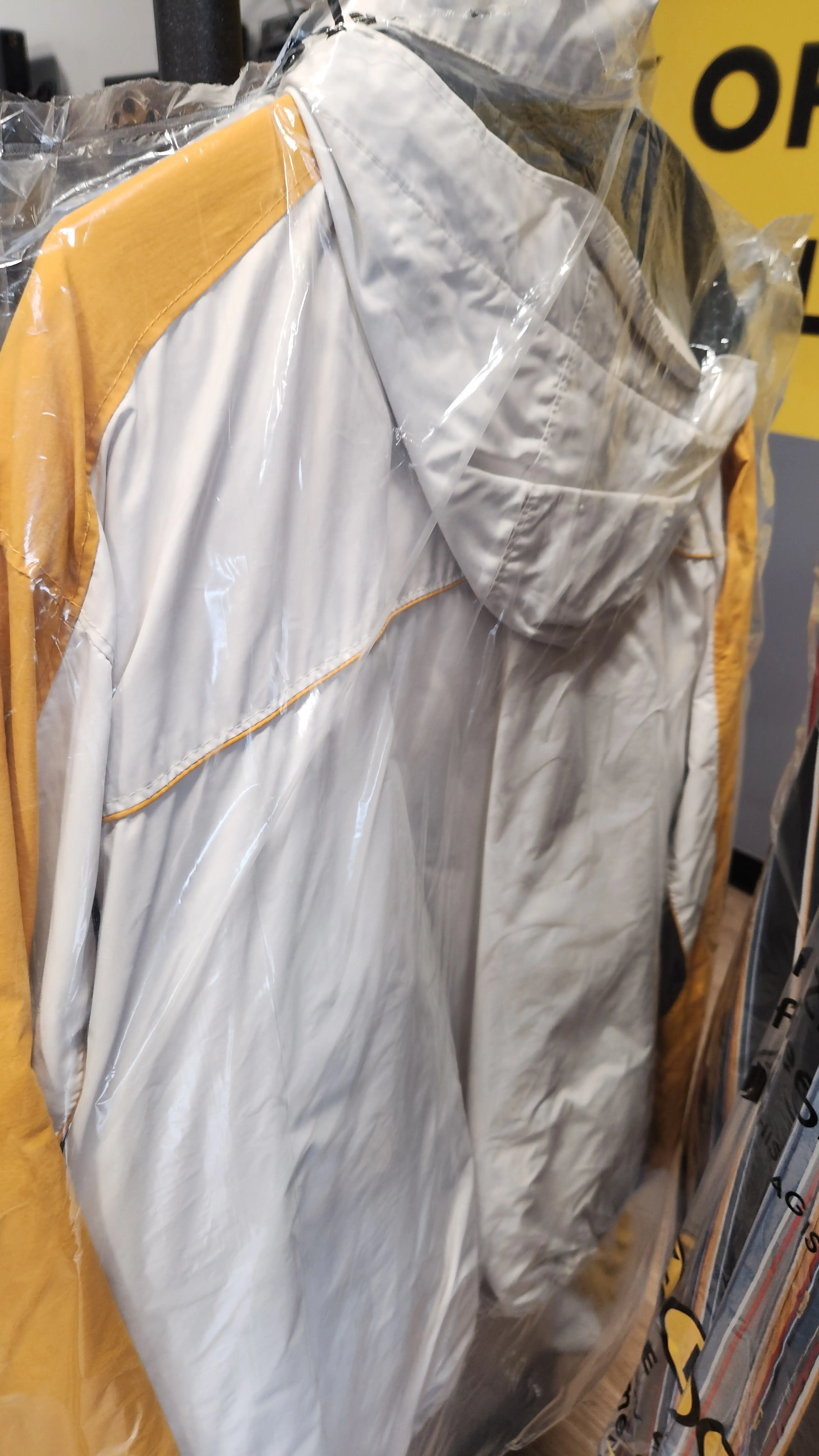 ZIPS Cleaners - Image 10