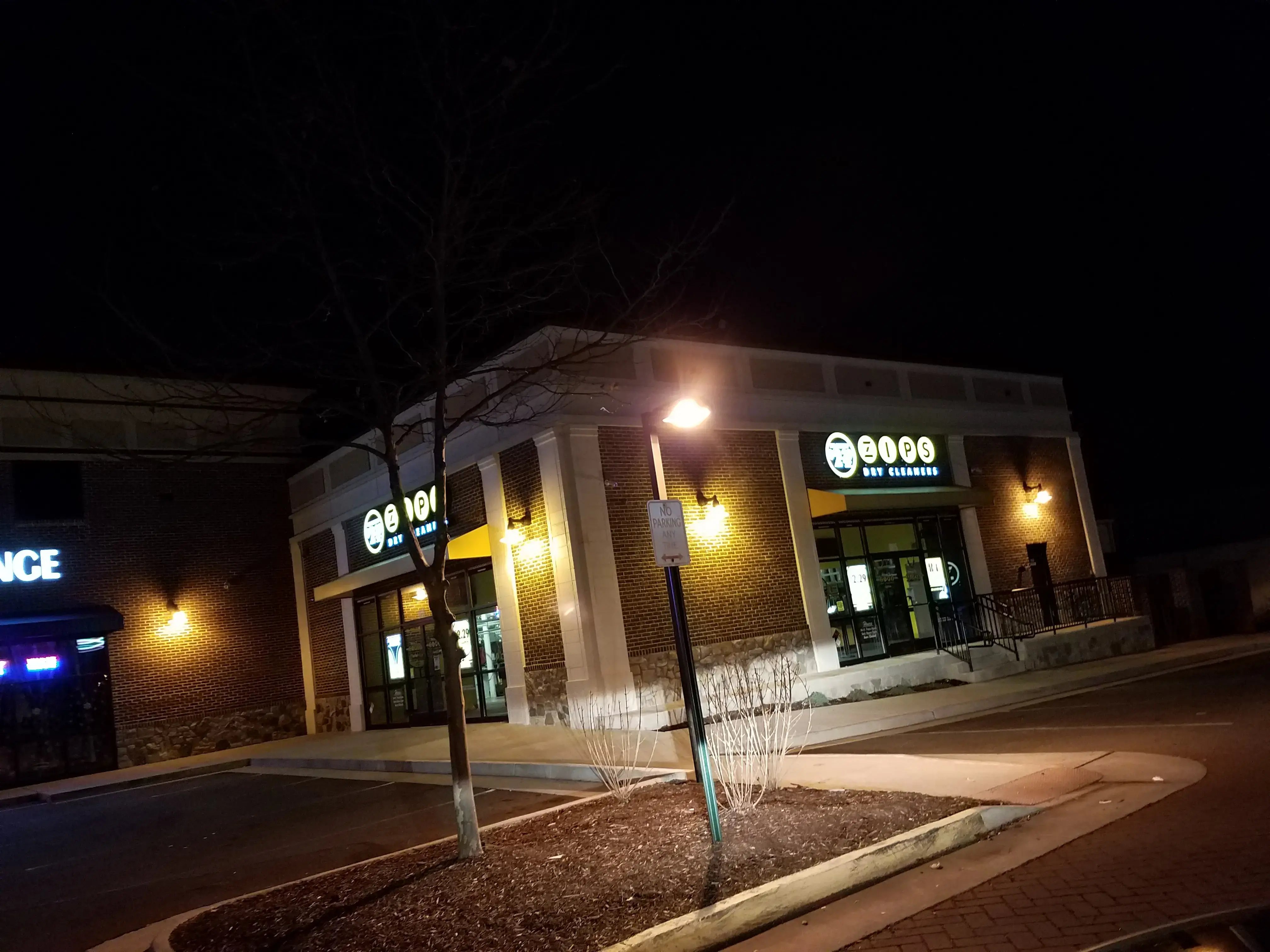 ZIPS Cleaners - Image 17