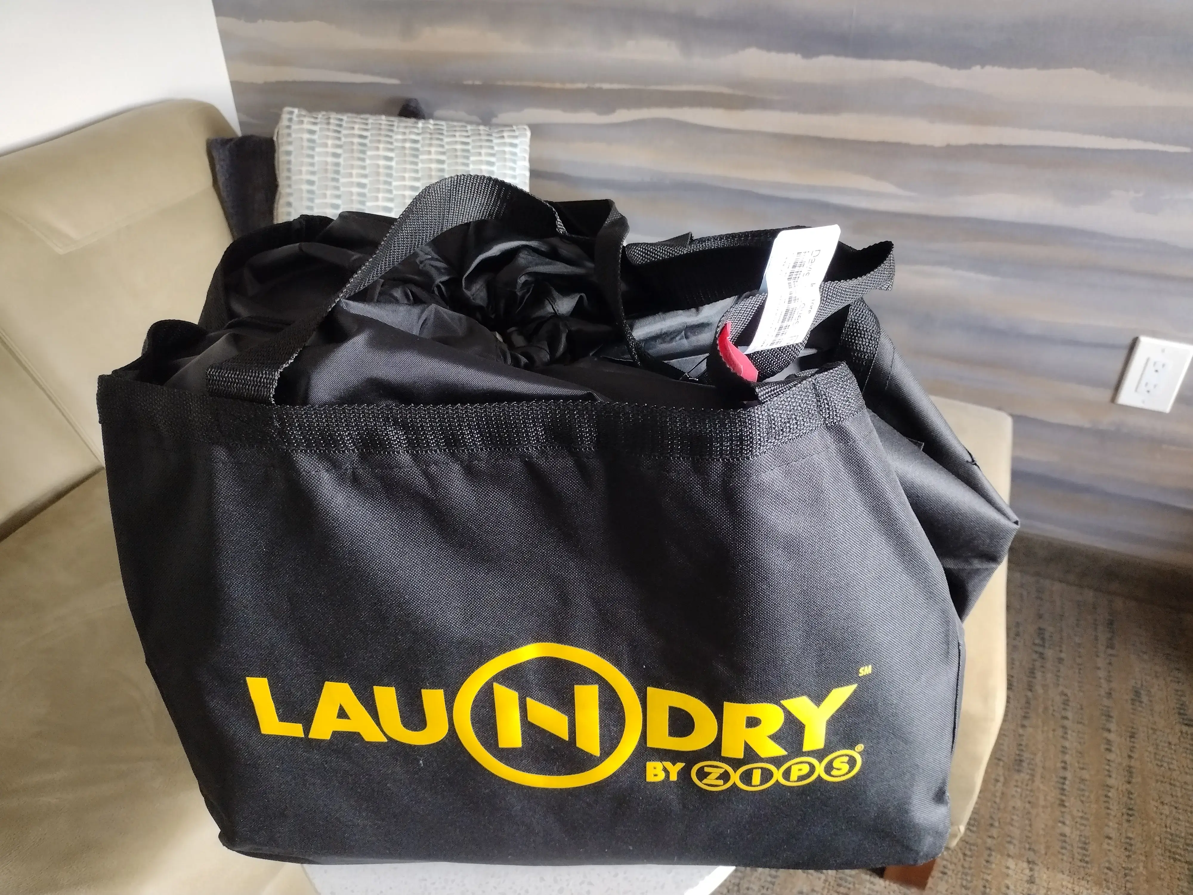 ZIPS Cleaners - Image 18