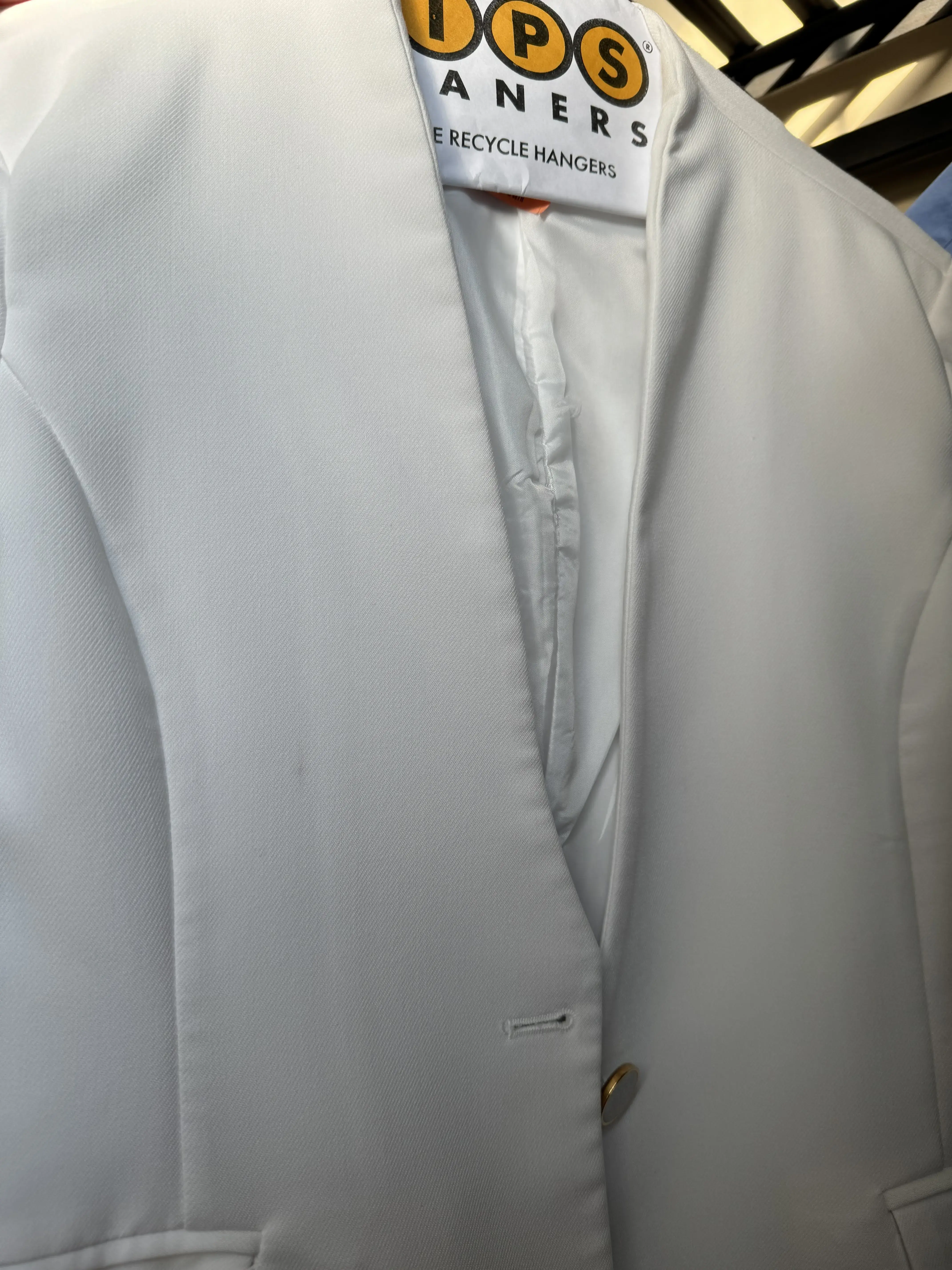 ZIPS Cleaners - Image 12
