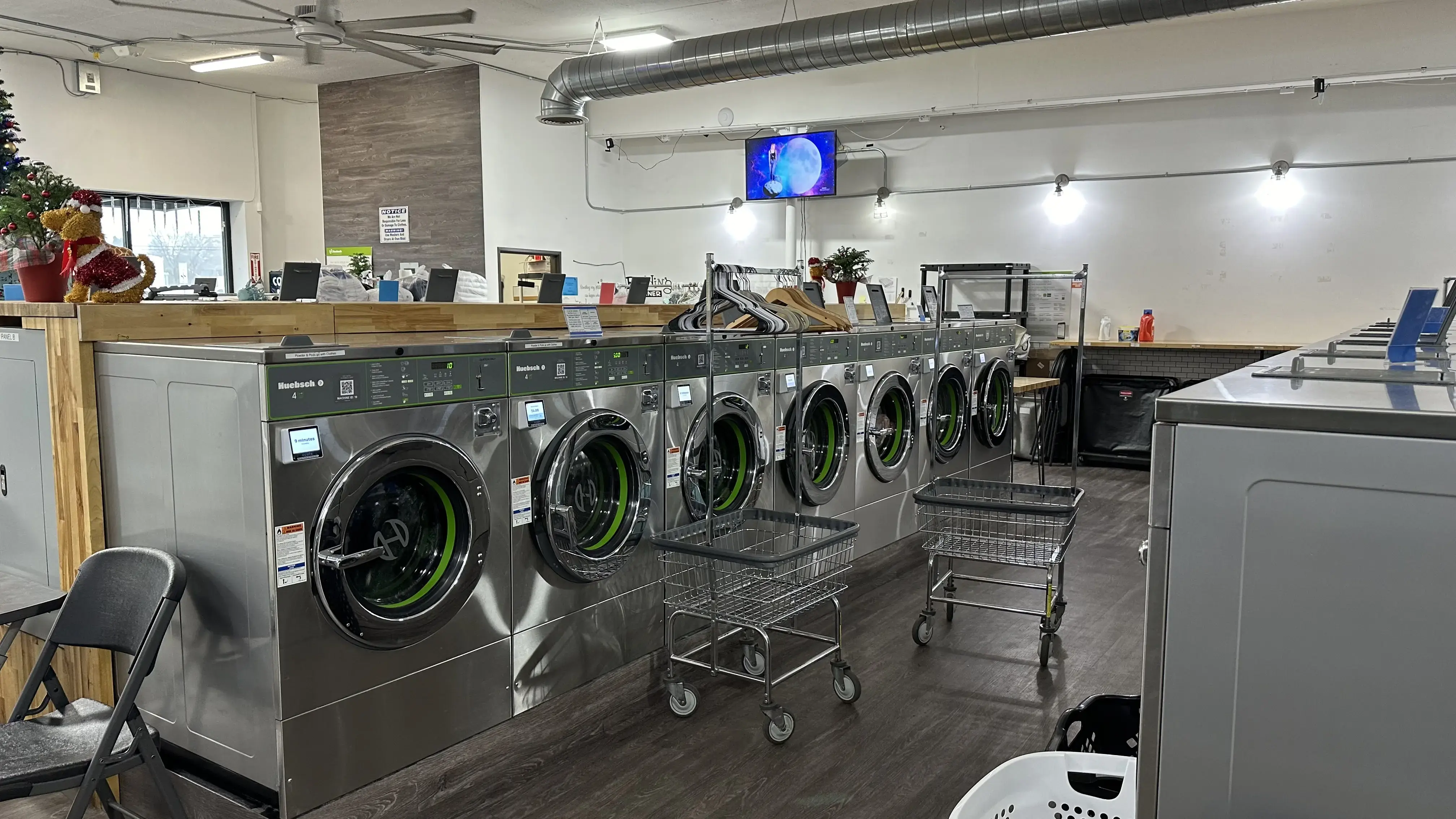 Zoom Express Laundry | East Lansing thumbnail 2