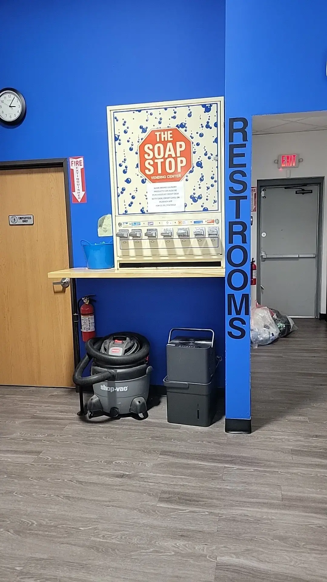 Zoom Express Laundry | East Lansing - Image 6