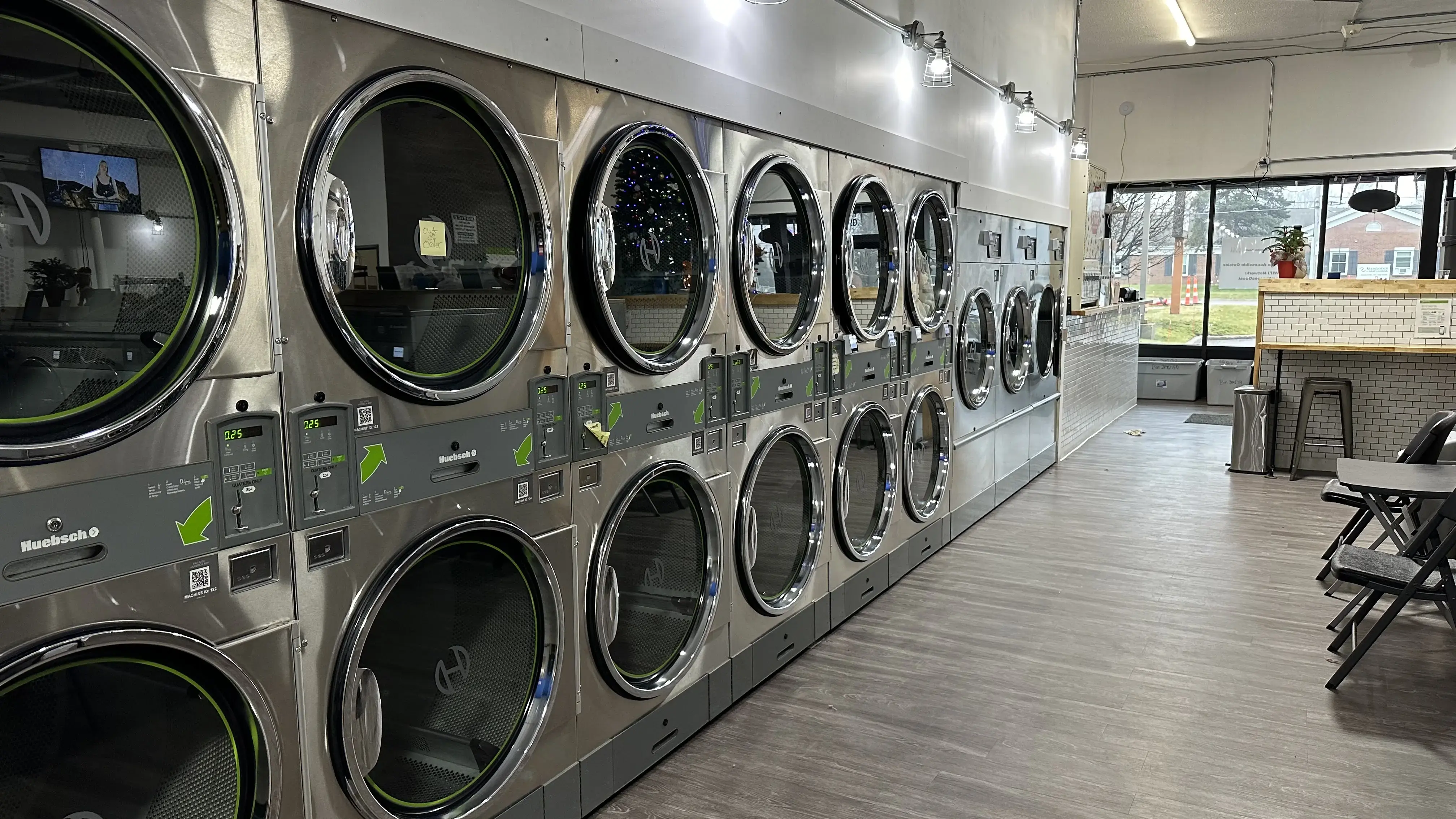 Zoom Express Laundry | East Lansing thumbnail 20