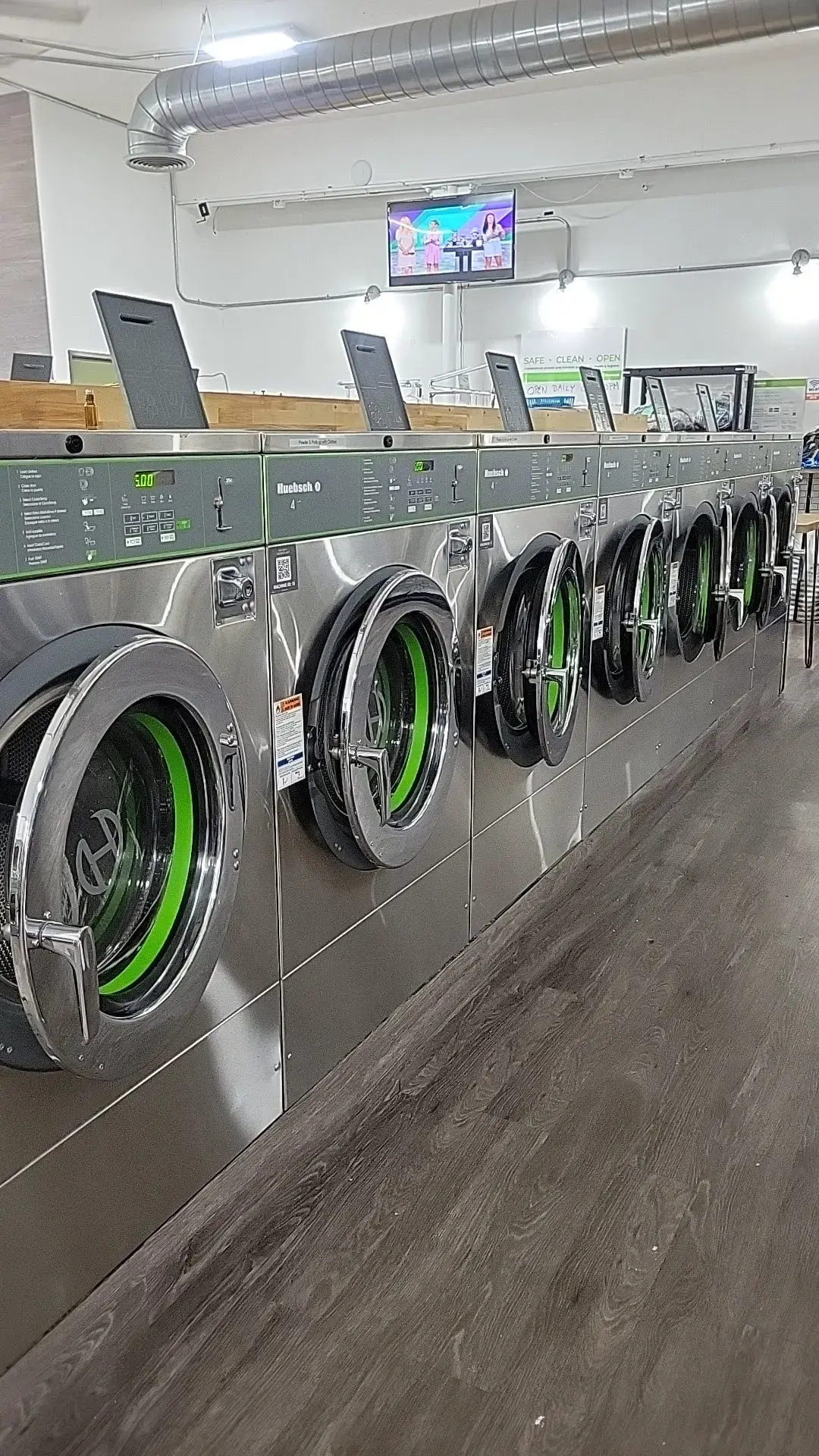 Zoom Express Laundry | East Lansing - Image 18