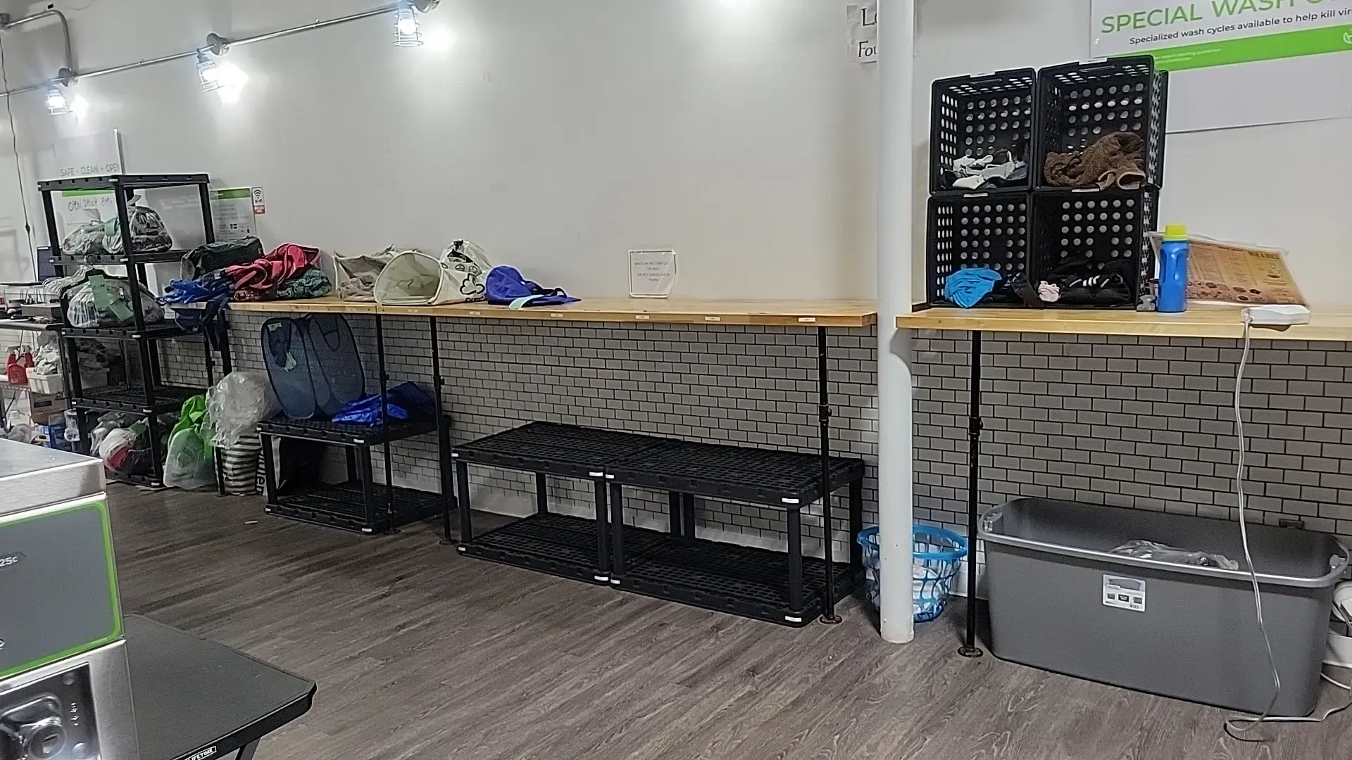 Zoom Express Laundry | East Lansing - Image 9