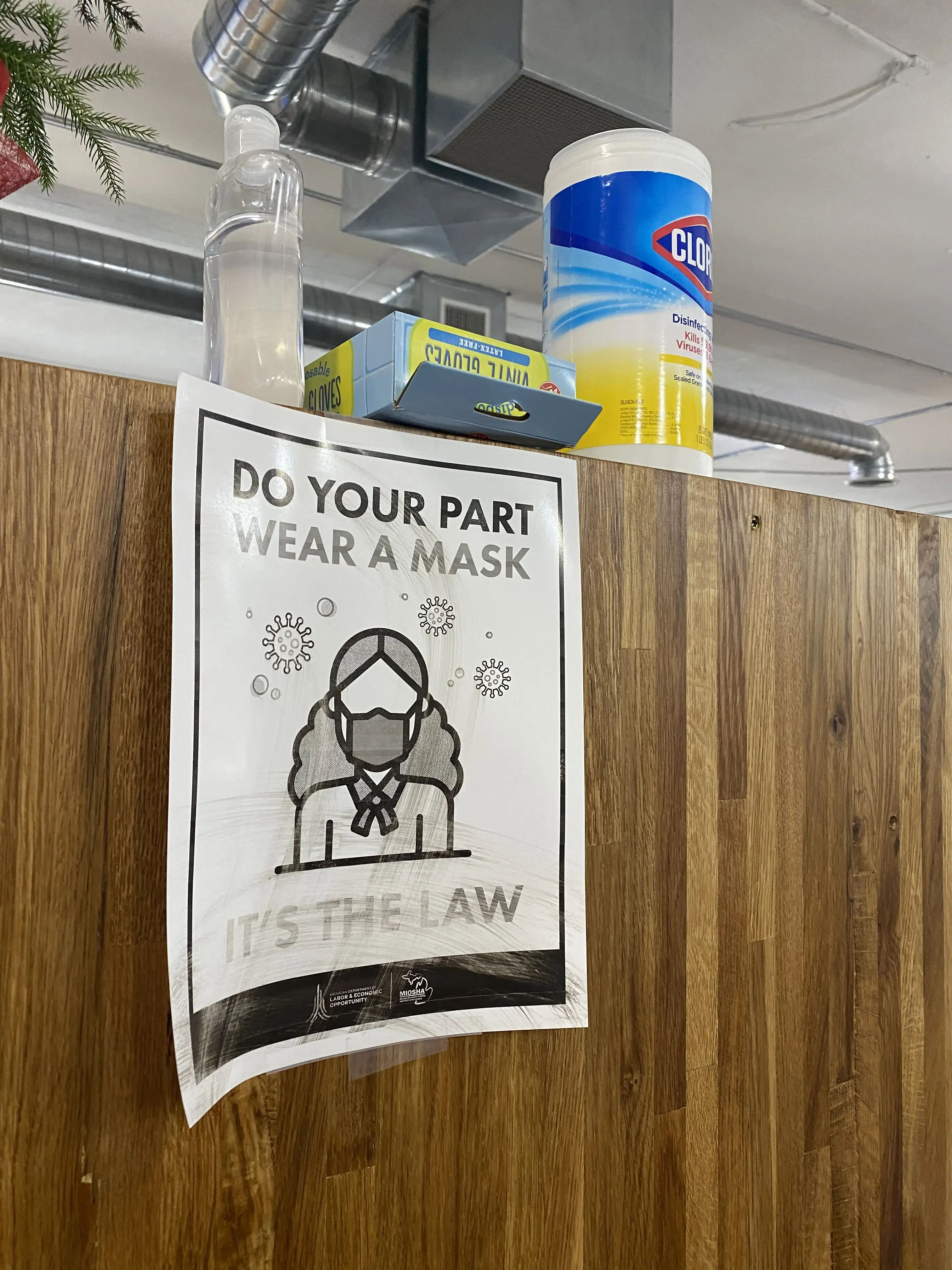 Zoom Express Laundry | East Lansing thumbnail 13