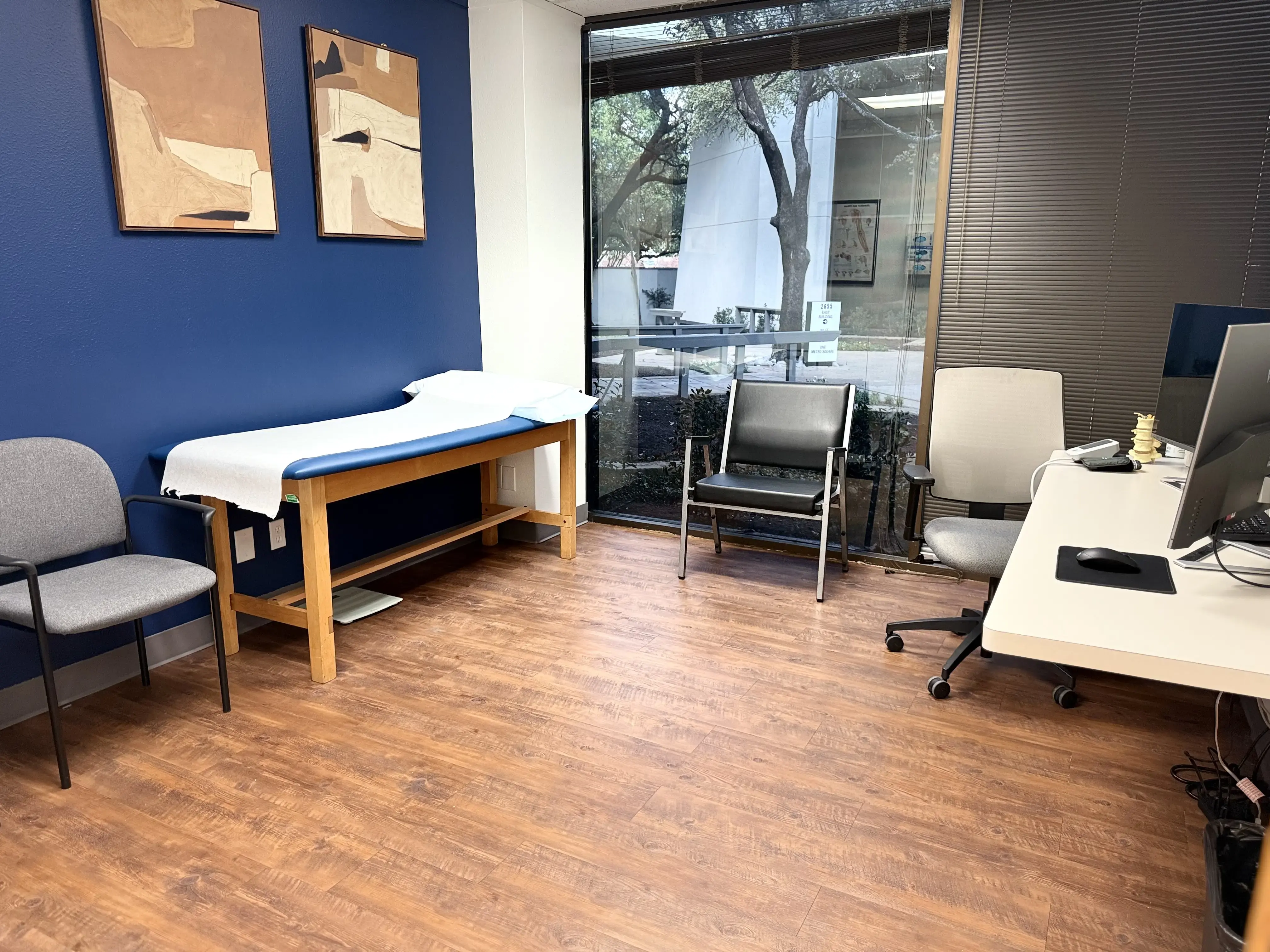 Comprehensive Spine Center of Dallas - Farmers Branch Location photo 4