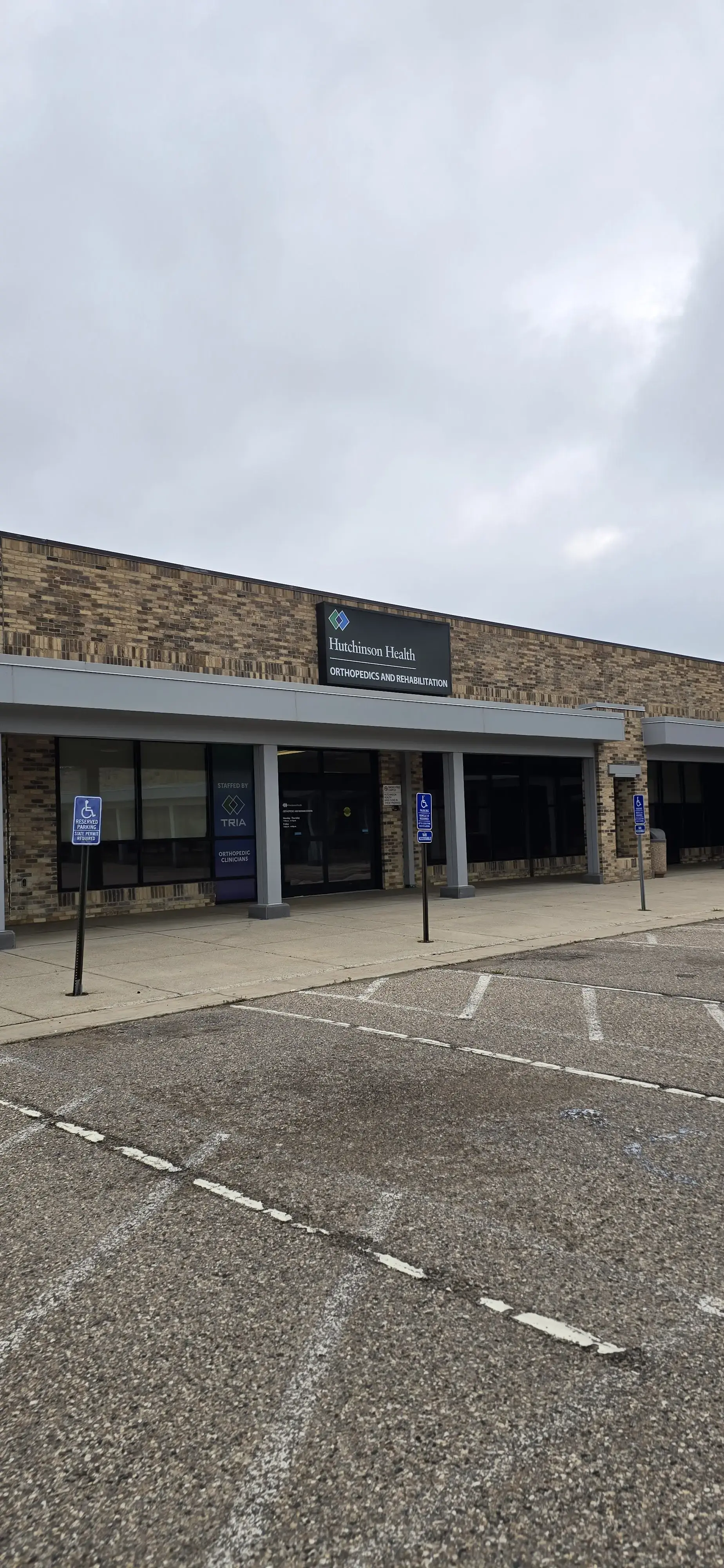 Hutchinson Health Orthopedic & Rehab Clinic - TRIA Orthopedic Clinicians