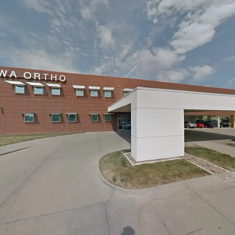 Justin Khoriaty, M.D. - Iowa Ortho Des Moines photo 2