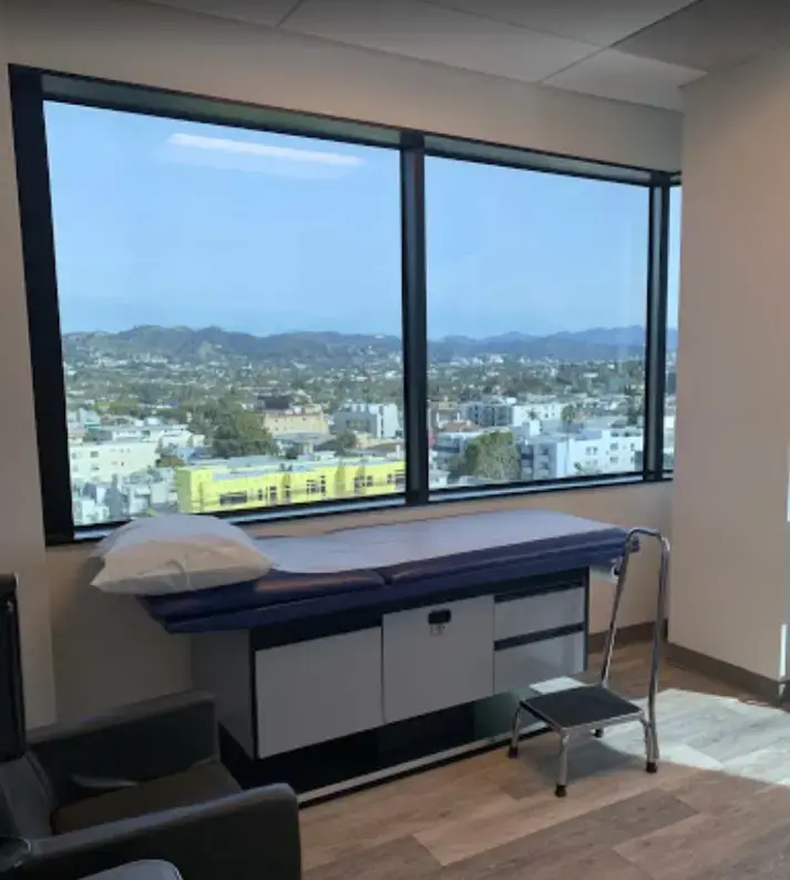 Robotic Hip and Knee Replacement LA: Dr. Farzin Kabaei photo 3