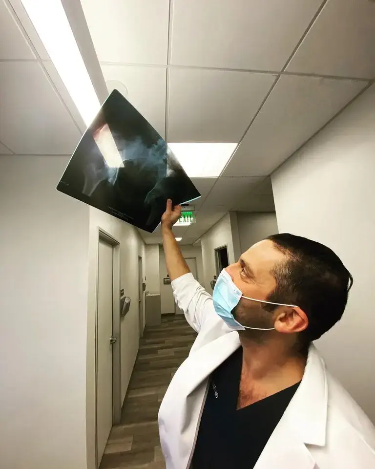 Robotic Hip and Knee Replacement LA: Dr. Farzin Kabaei photo 4