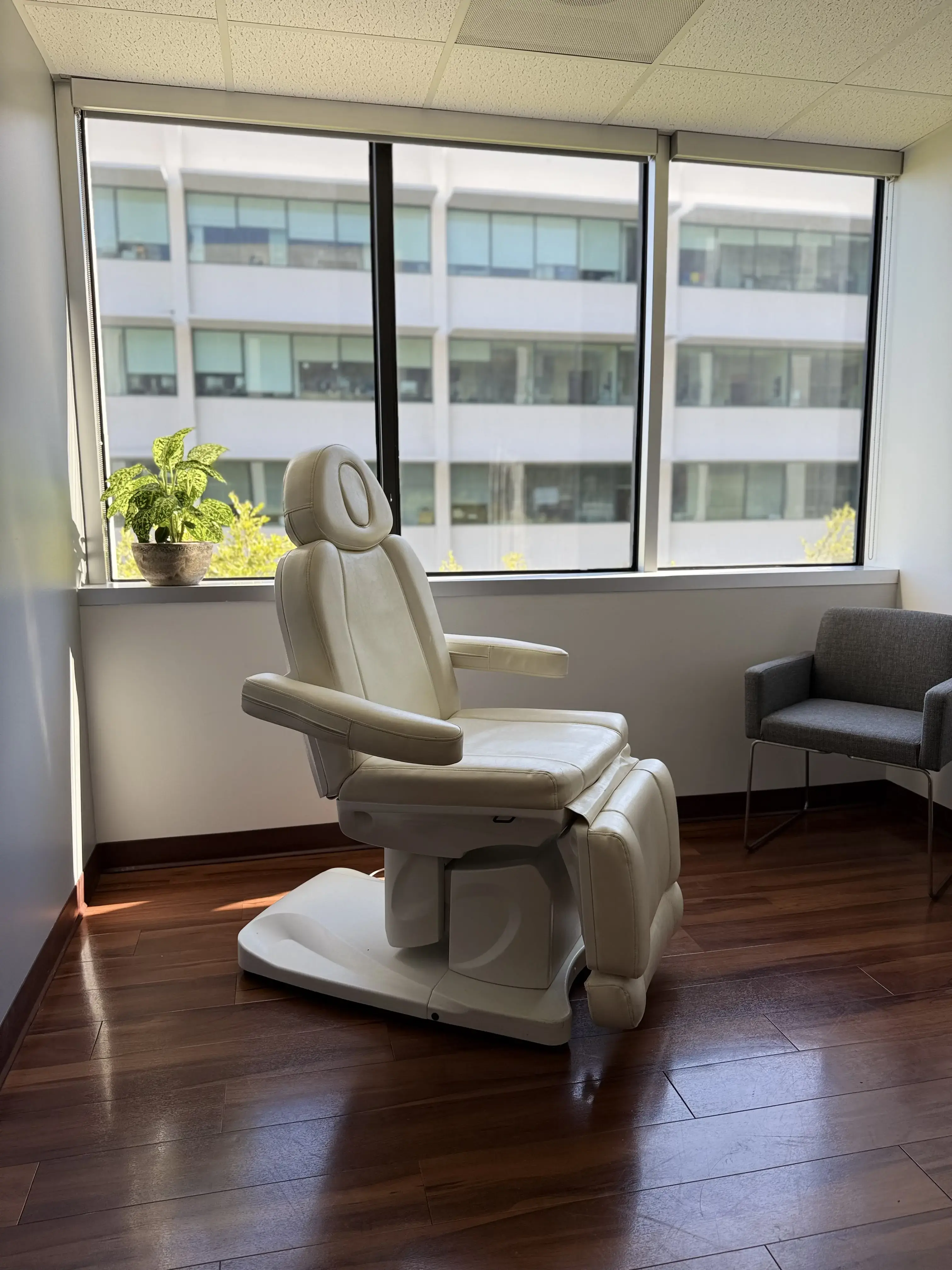 Scott Powell MD Orthopedic Surgeon photo 3