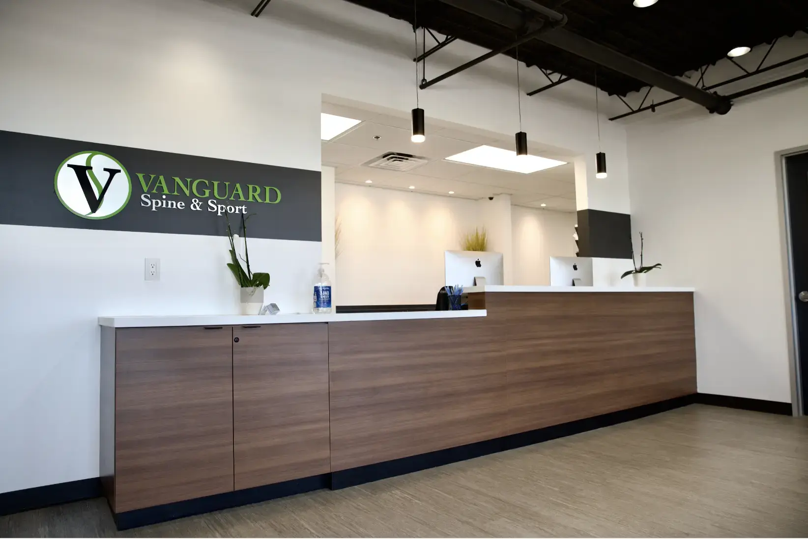 Vanguard Spine & Sport photo 2